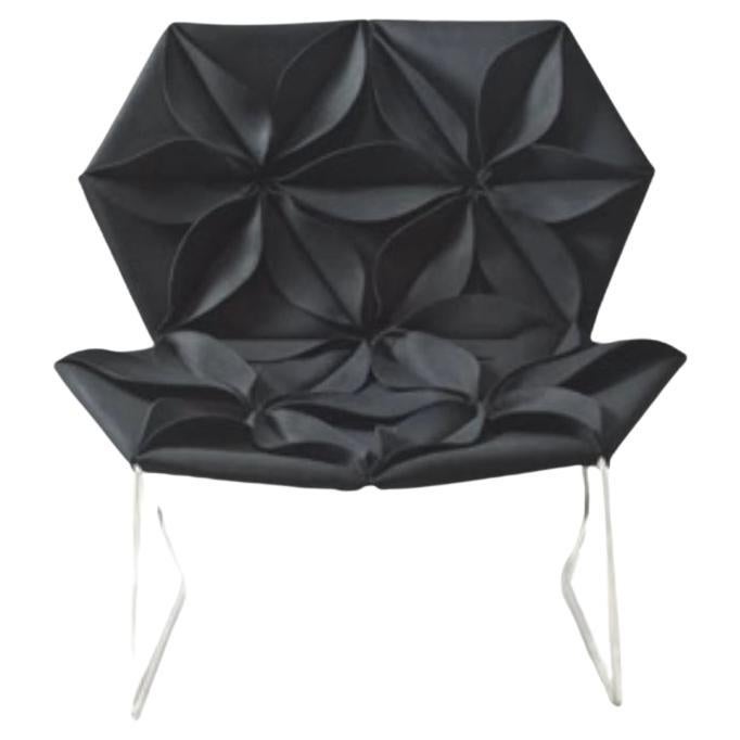 Fauteuil Moroso ANTIBODI en noir de Patricia Urquiola
