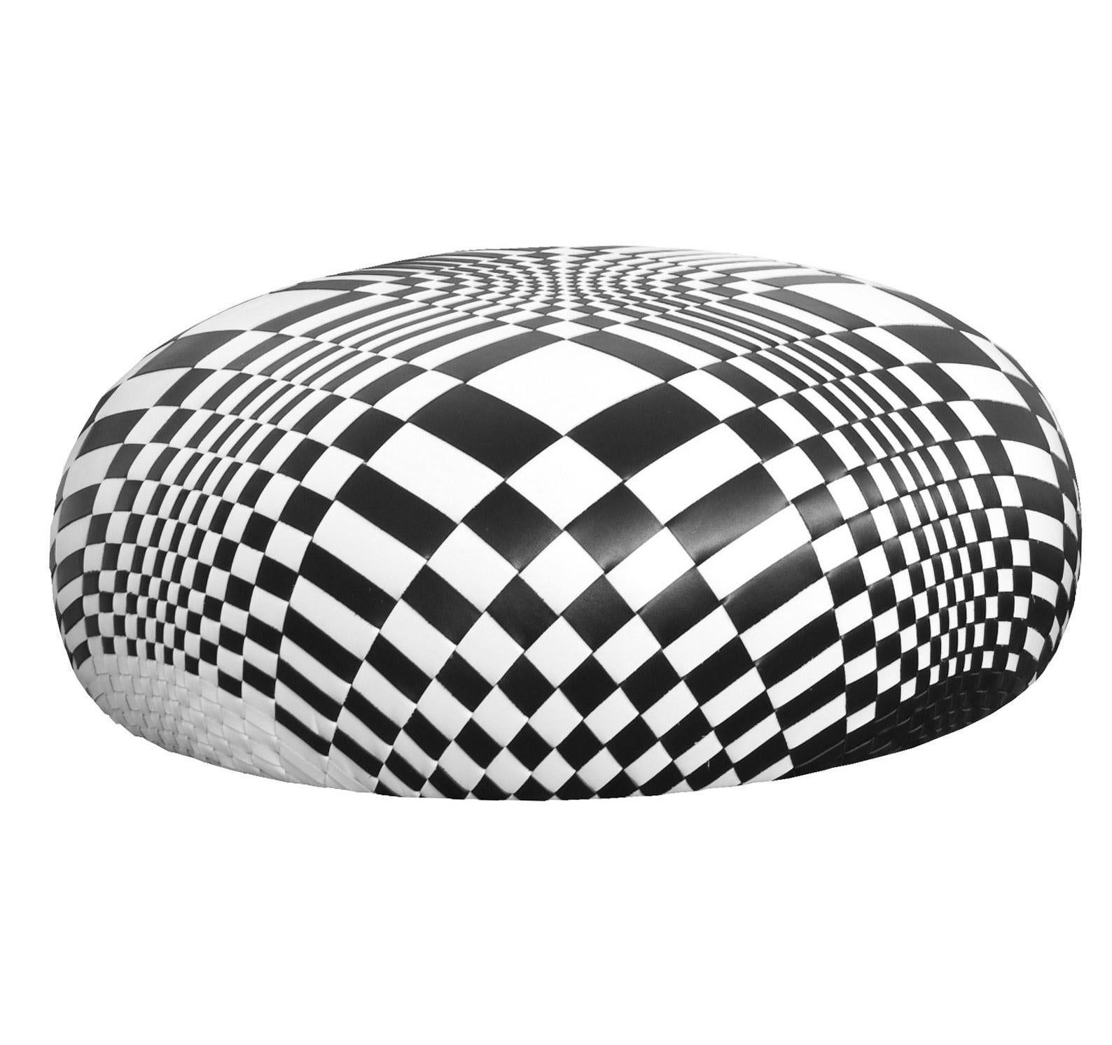 Pouf Moroso Dew petit ou grand en cuir tissé à la main par Nendo Neuf - En vente à Rhinebeck, NY