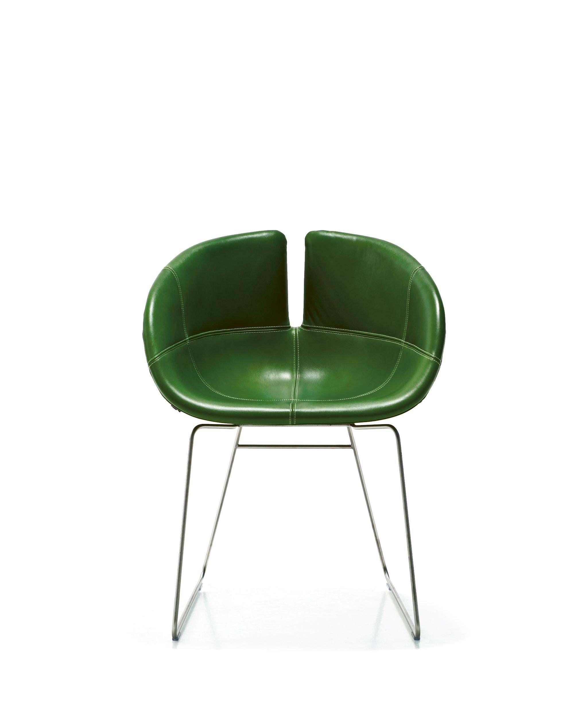 From a piece of seashell, which has been broken and smoothed by the waves, Patricia Urquiola has designed a collection of seats for both the home and public spaces. As the name suggests, there is a strong Scandinavian influence with references to