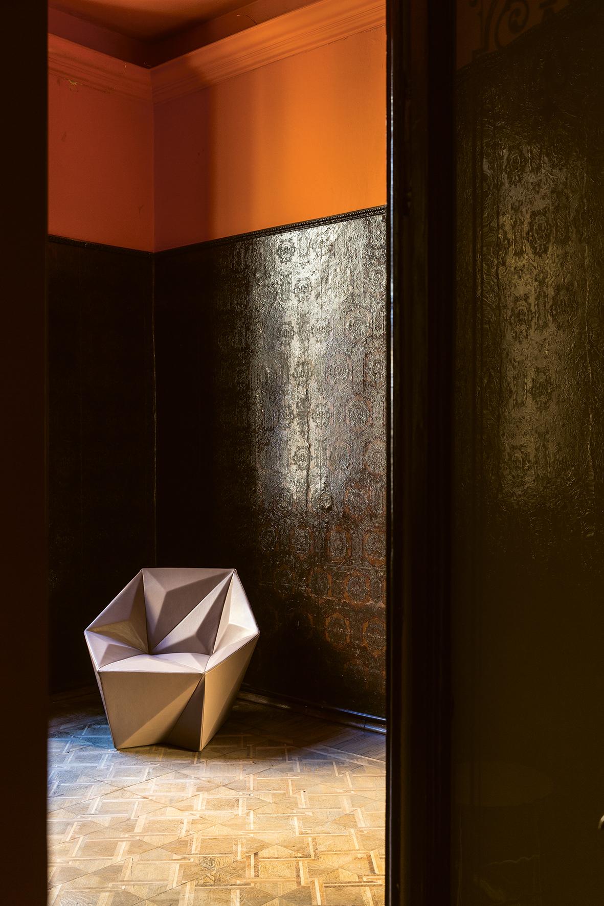 Moroso Gemma Chair by Daniel Liebeskind in Fuchsia and Purple Blur Fabric (Moderne) im Angebot