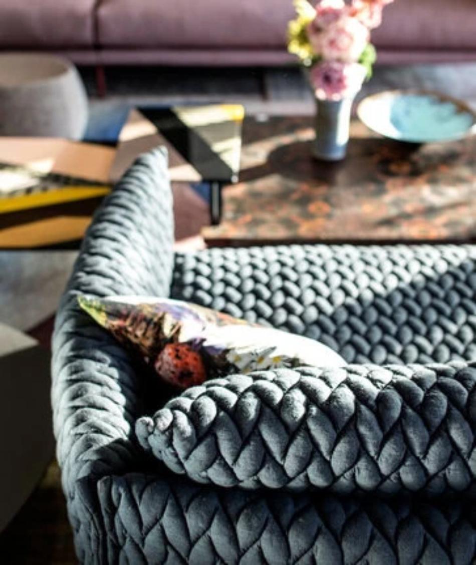Moroso Gentry 2-sitziges Sofa in Big Braid cappuccino von Patricia Urquiola (Moderne) im Angebot