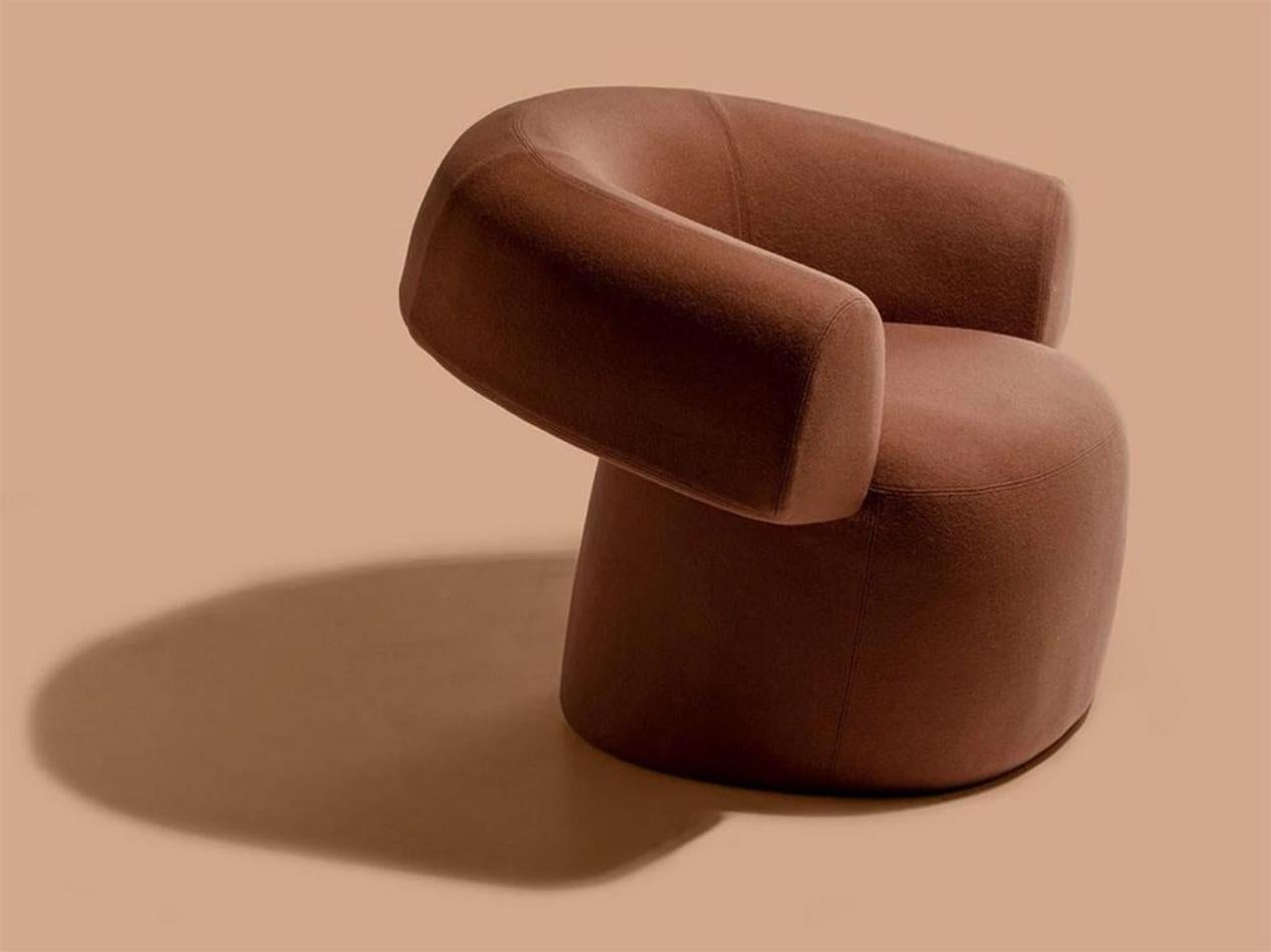 Moderne Moroso Ruff Grand fauteuil pivotant en sable par Patricia Urquiola en vente