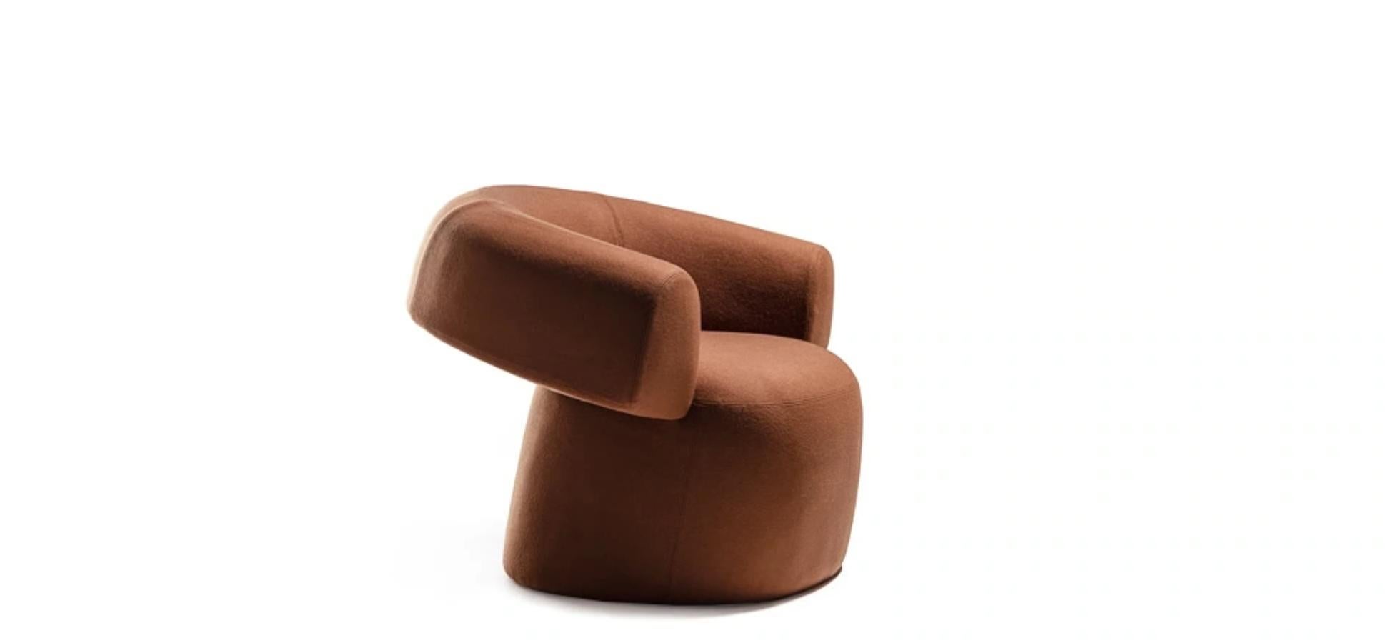 XXIe siècle et contemporain Moroso Ruff Grand fauteuil pivotant en sable par Patricia Urquiola en vente