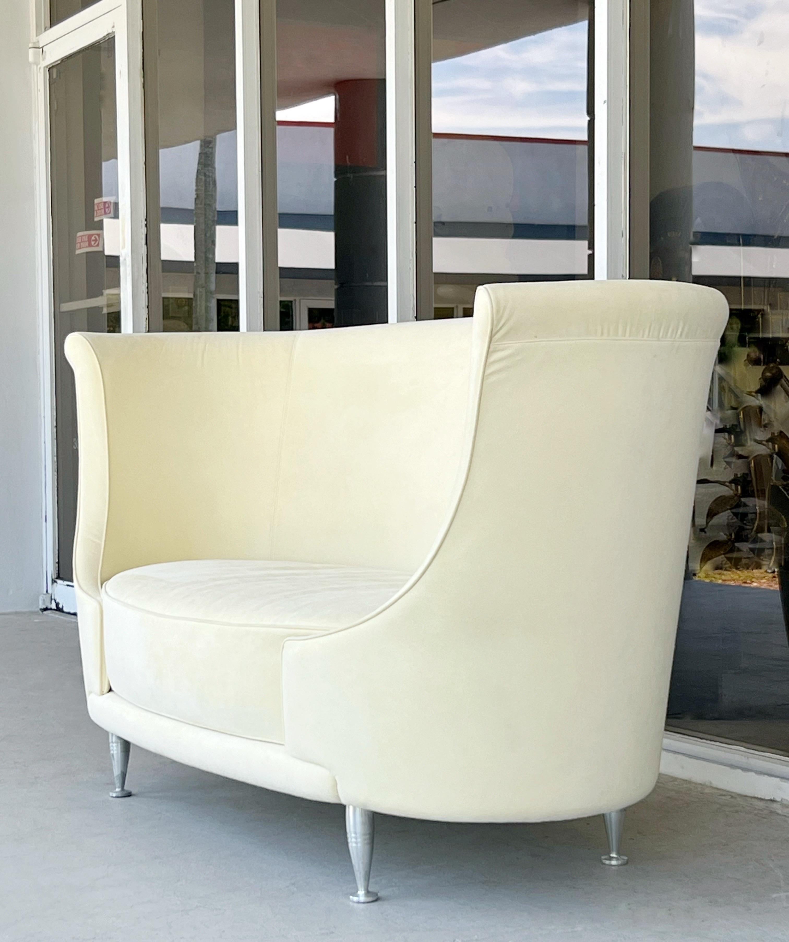 Moroso Sofa Settee in Ivory  For Sale 8