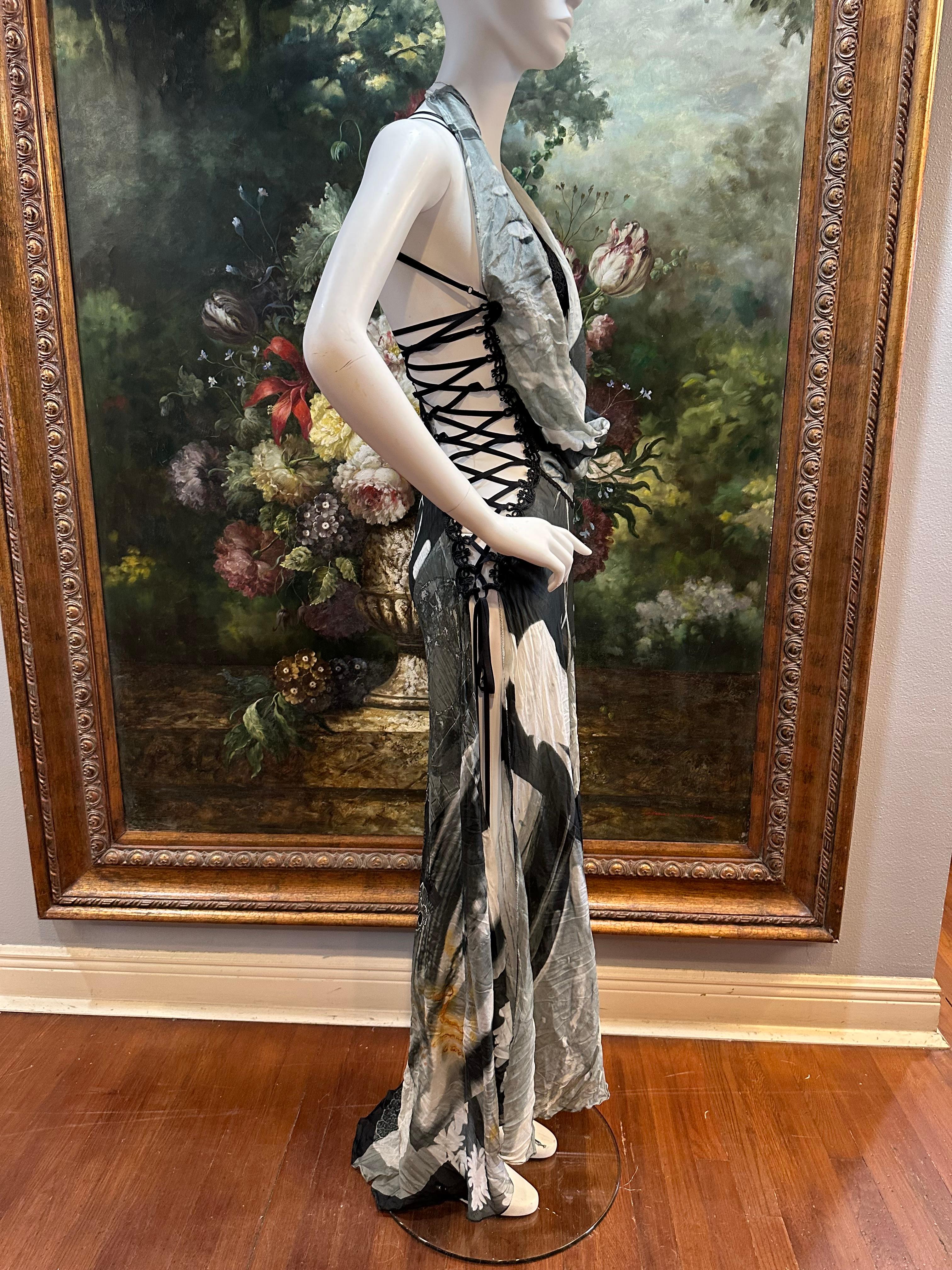 MORPHEW ATELIER Antikes Spitzenkleid aus schwarzer und grauer Seide mit Hurricane-Patina im Angebot 1