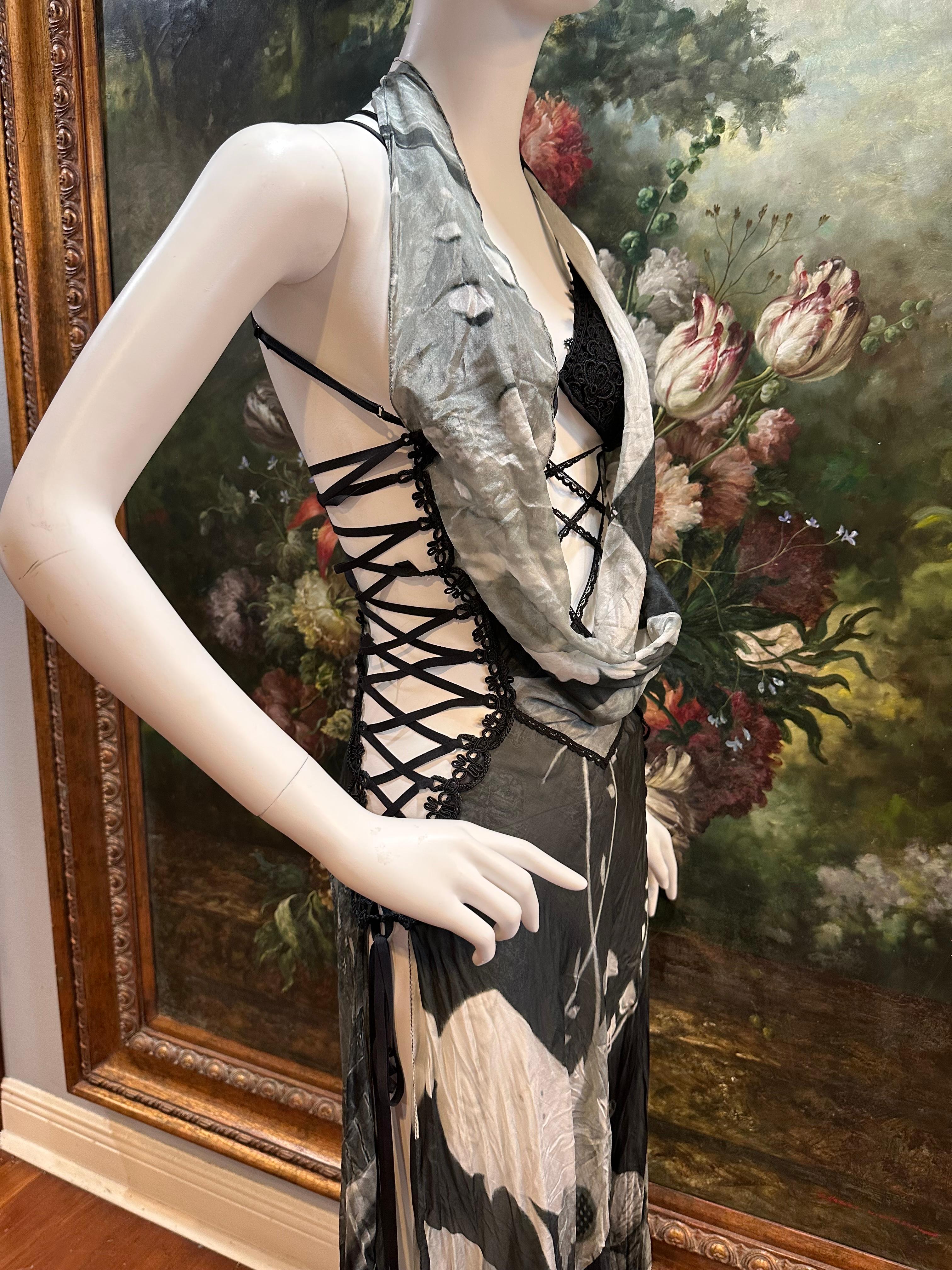 MORPHEW ATELIER Antikes Spitzenkleid aus schwarzer und grauer Seide mit Hurricane-Patina im Angebot 2