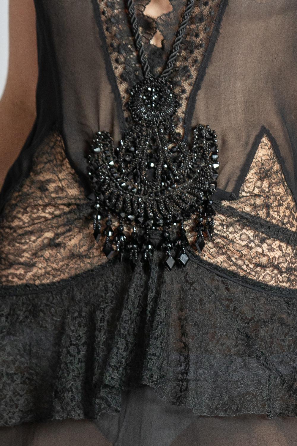 MORPHEW ATELIER Schwarzes tief ausgeschnittenes Kleid aus Seidenchiffon und Spitze mit viktorianischem Muster  im Angebot 4