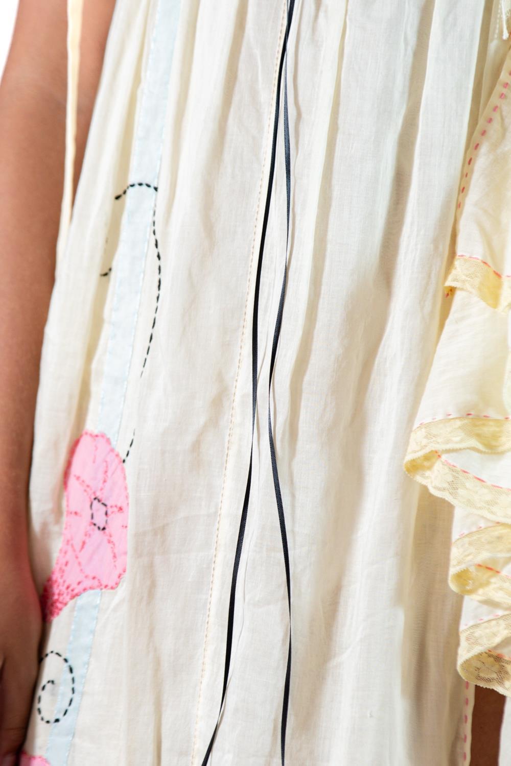 Morphew Atelier Buttergelbes Empire-Kleid aus Bio-Baumwolle Voile mit Empire-Taille im Angebot 5