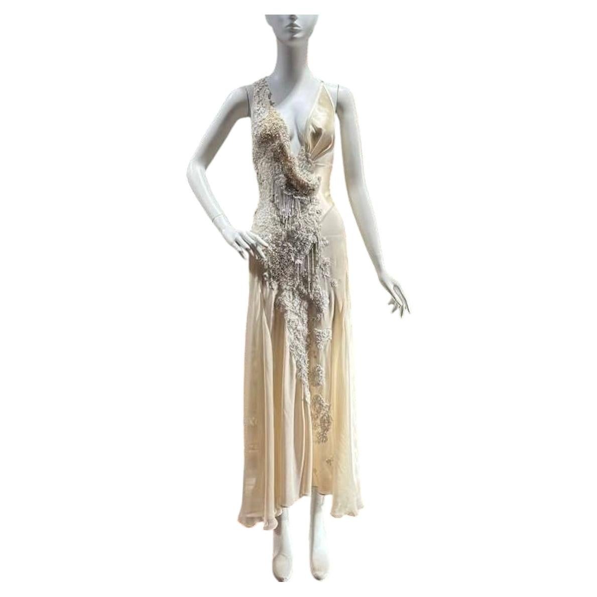 MORPHEW ATELIER: Vestido largo de seda charmeuse y gasa, con encaje con pedrería y corte al bies