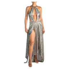 MORPHEW ATELIER Robe de cotte de mailles en lamé argenté et maille métallique bleu aqua poussiéreux