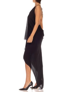 Morphew Collection - Robe sexy en mousseline de soie noire et dorée avec dos en chaîne grecque