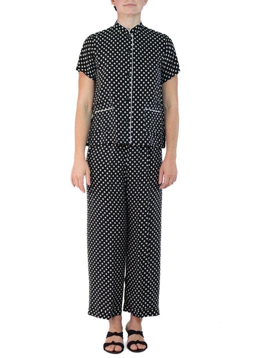 Morphew Collection Black & White Polka Dot Cold Rayon Bias Pajamas Master Medium
MORPHEW COLLECTION is made entirely by hand in our NYC Ateliér of rare antique materials sourced from around the globe. Our sustainable vintage materials represent over