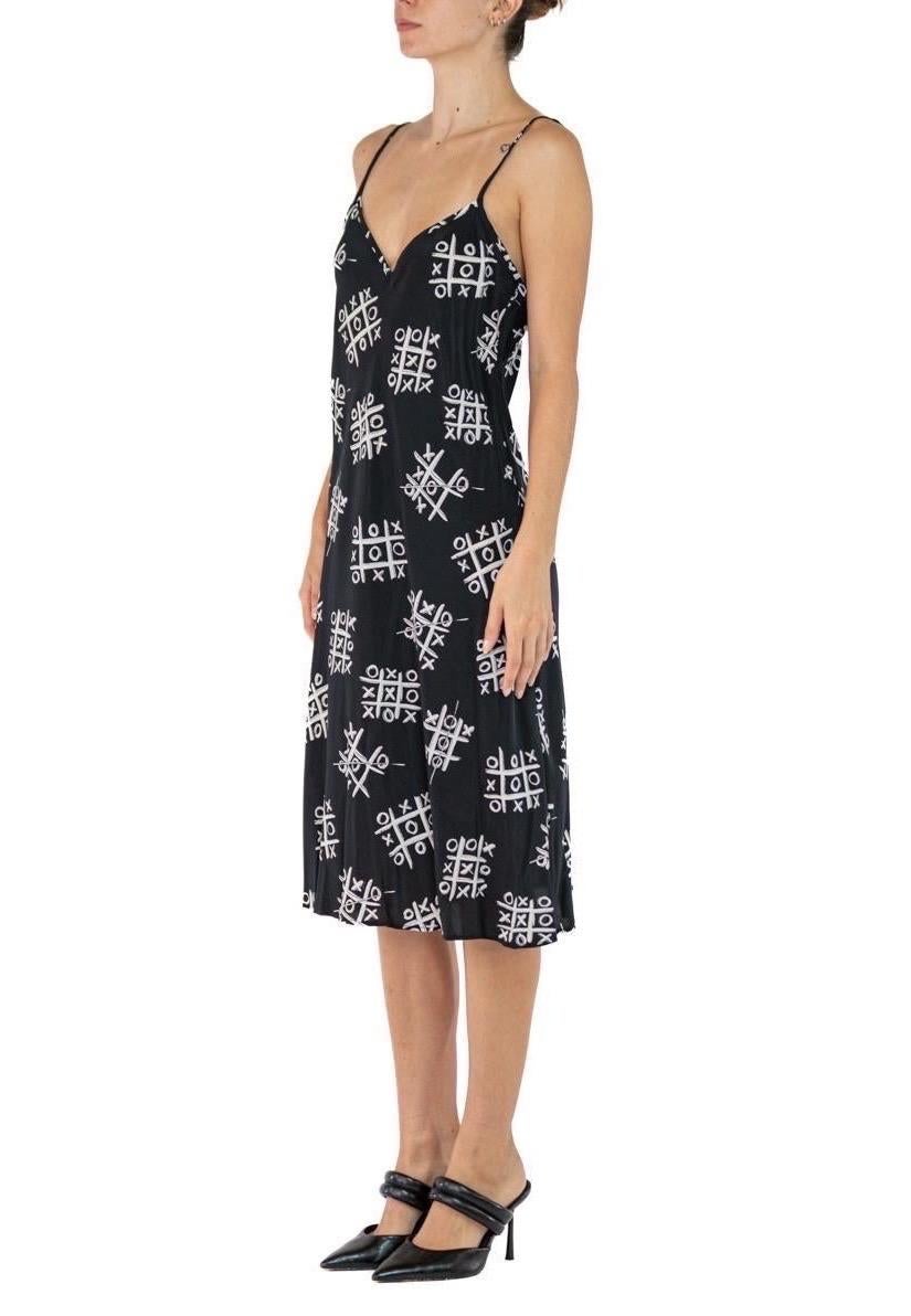 Morphew Collection Black & White Tic Tac Toe Print Cold Rayon Bias Maxi Slip Dr In Excellent Condition For Sale In New York, NY