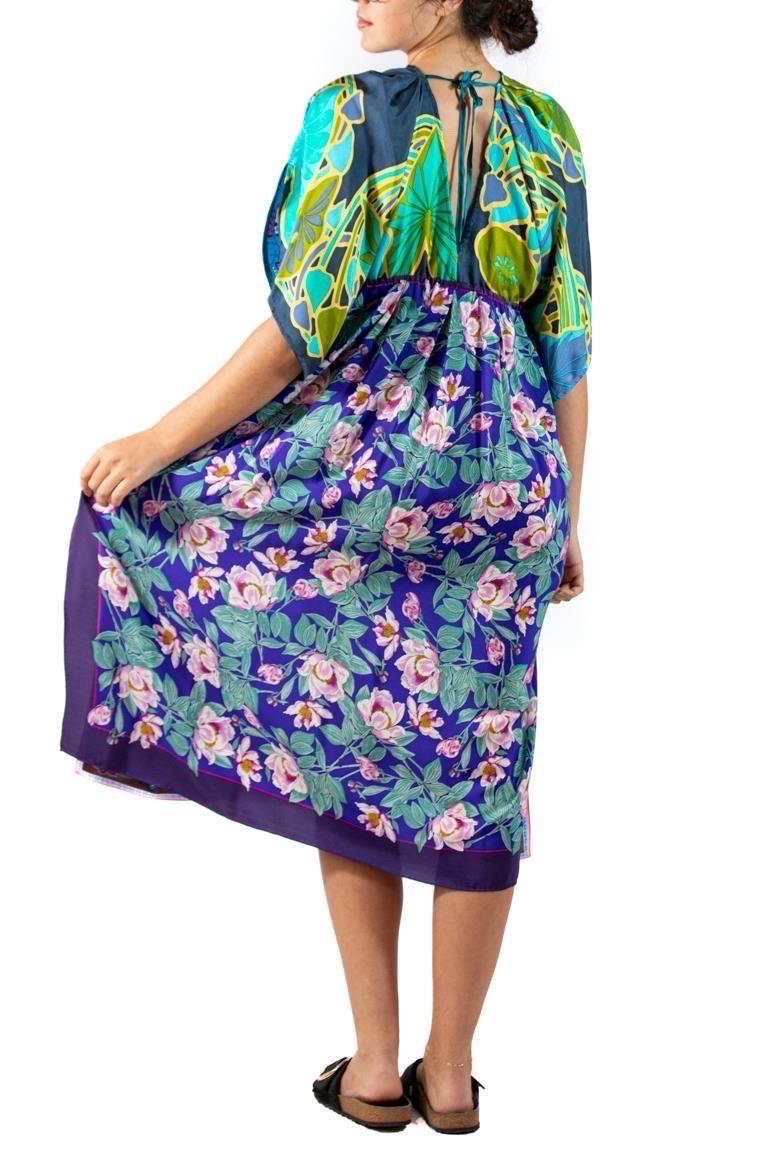 Morphew Collection Blau & Lila Paisley Seiden-Twill Kleid mit 4 Schals Damen im Angebot