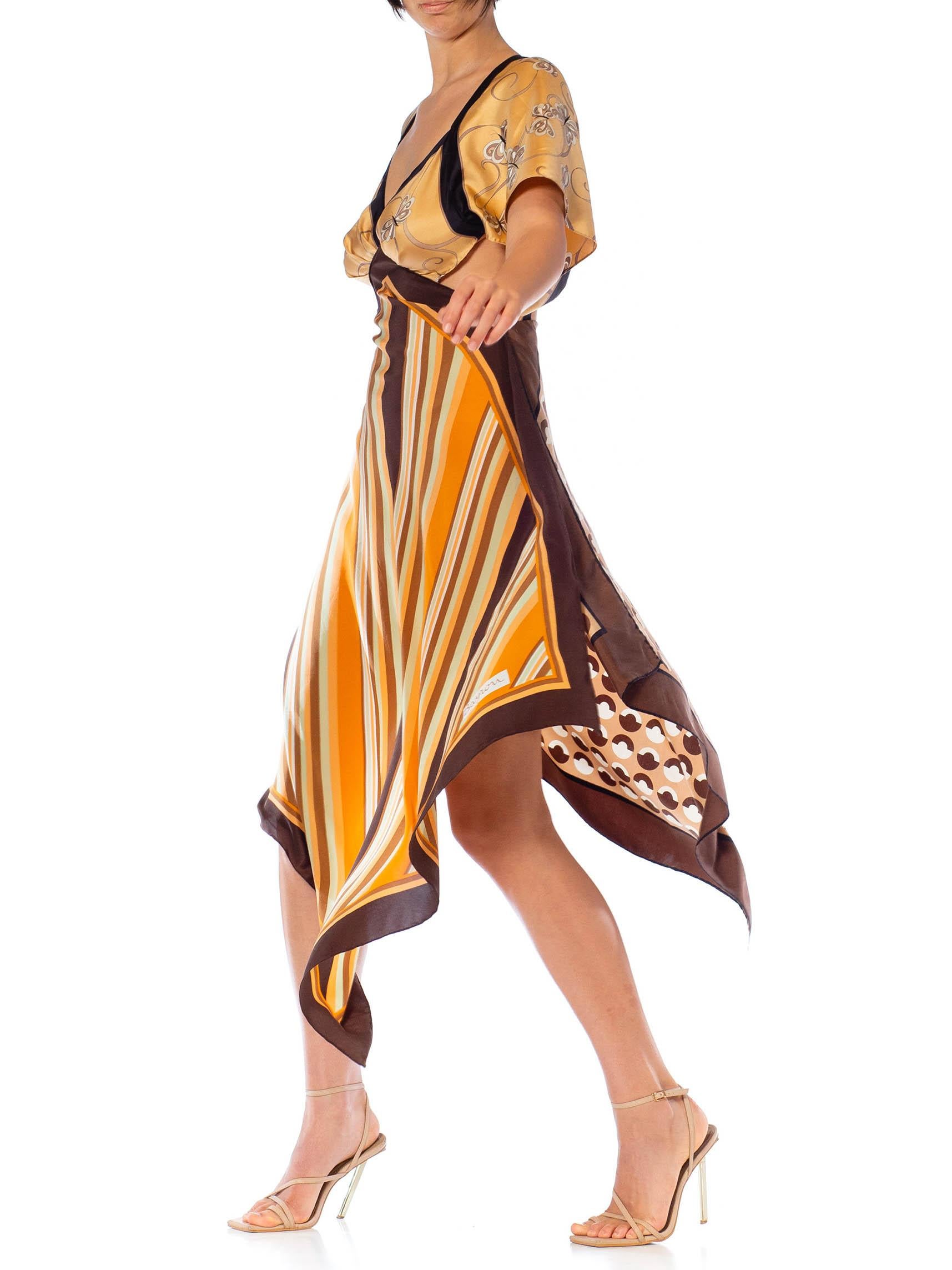 COLLECTION MORPHEW Robe à 3 foulards papillons à rayures en soie marron, orange et crème Ma en vente 4