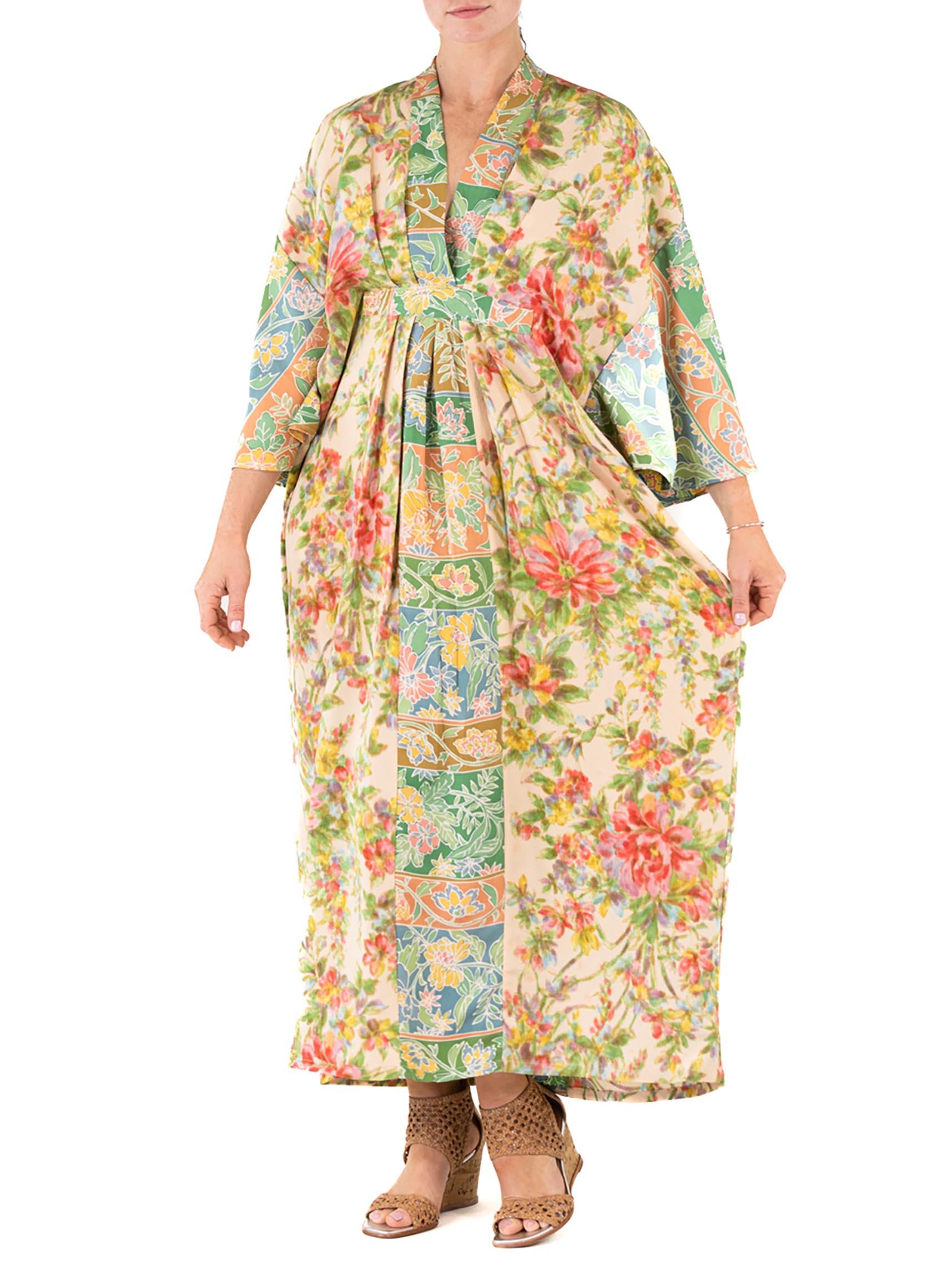 MORPHEW COLLECTION Cremefarbener japanischer Kimono aus Seide mit Blumendruck im Angebot 5