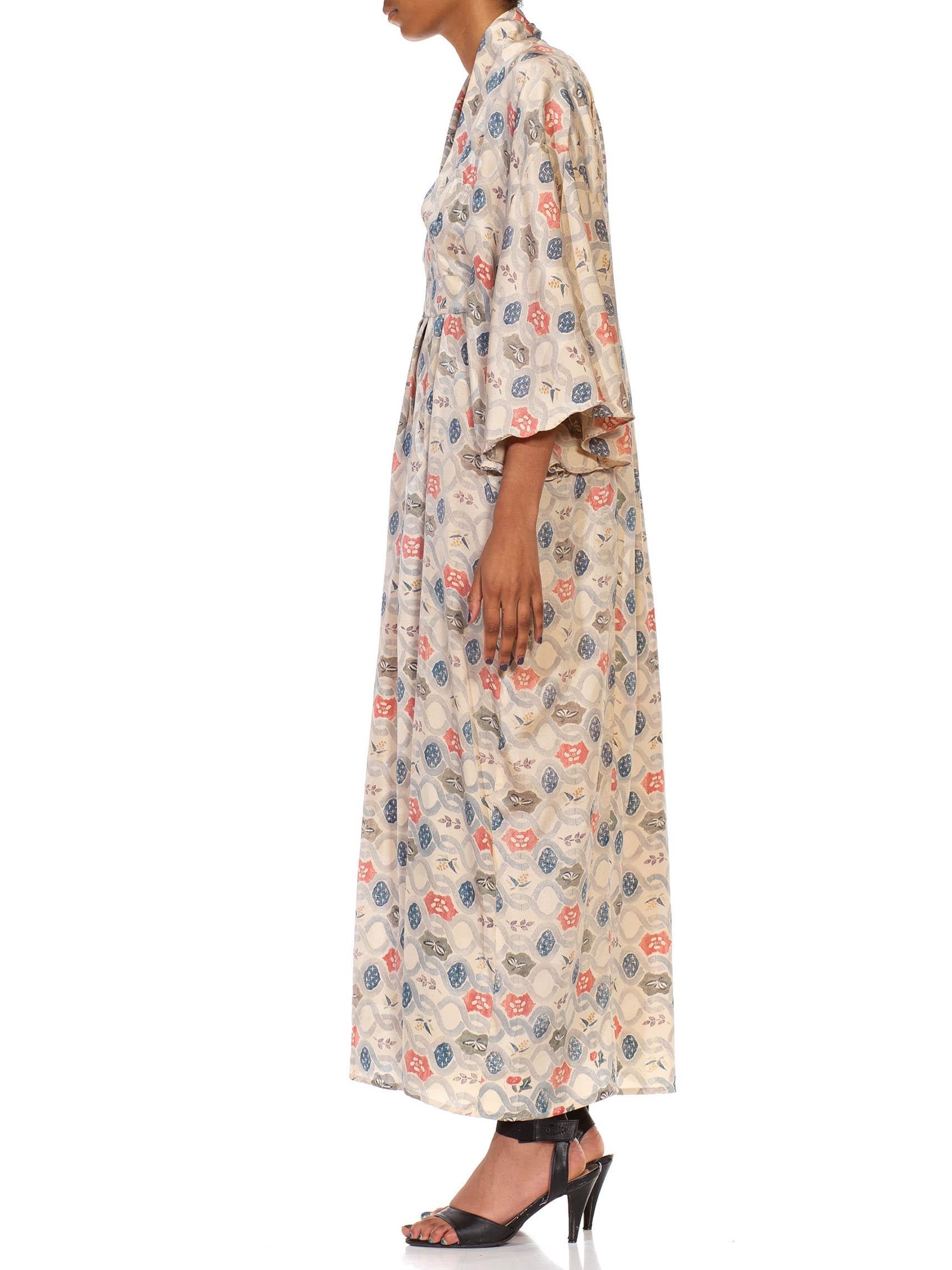 MORPHEW COLLECTION Cream & Light Blue Silk Hand Block Printed Kaftan Made From 1950’S Japanese Kimono
MORPHEW COLLECTION is made entirely by hand in our NYC Ateliér of rare antique materials sourced from around the globe. Our sustainable vintage