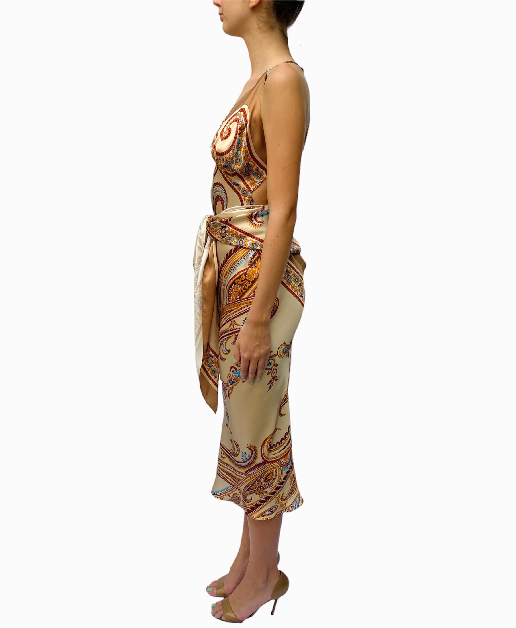 Morphew Collection Cream & Orange Silk Twill Paisley Print Scarf Dress Made Fro In Excellent Condition In New York, NY