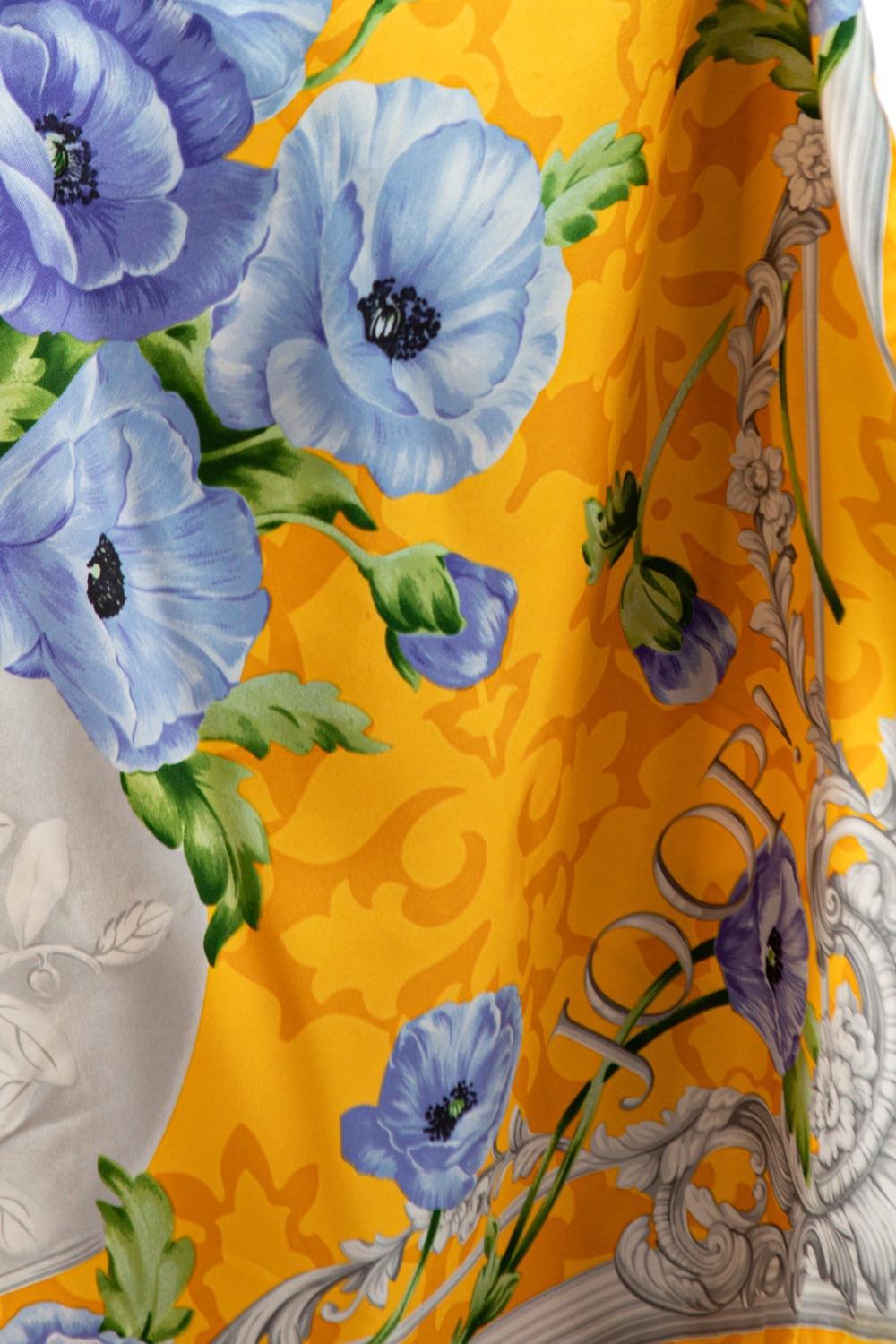 Morphew Collection Erdfarbenes, florales Kleid aus Seiden-Crepe de Chine mit 4 Schals im Angebot 2