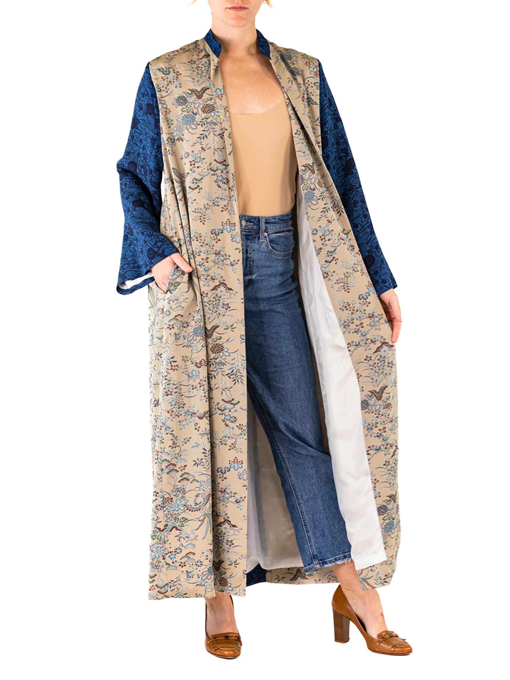 MORPHEW COLLECTION Ecru Japanese Kimono Silk Royal Blue Sleeves Duster In Excellent Condition For Sale In New York, NY