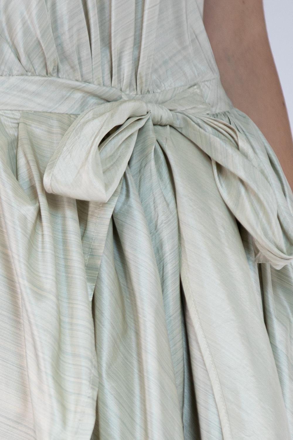 Morphew Kollektion Hellgrünes Kleid aus Seidentaft in Grün im Angebot 4