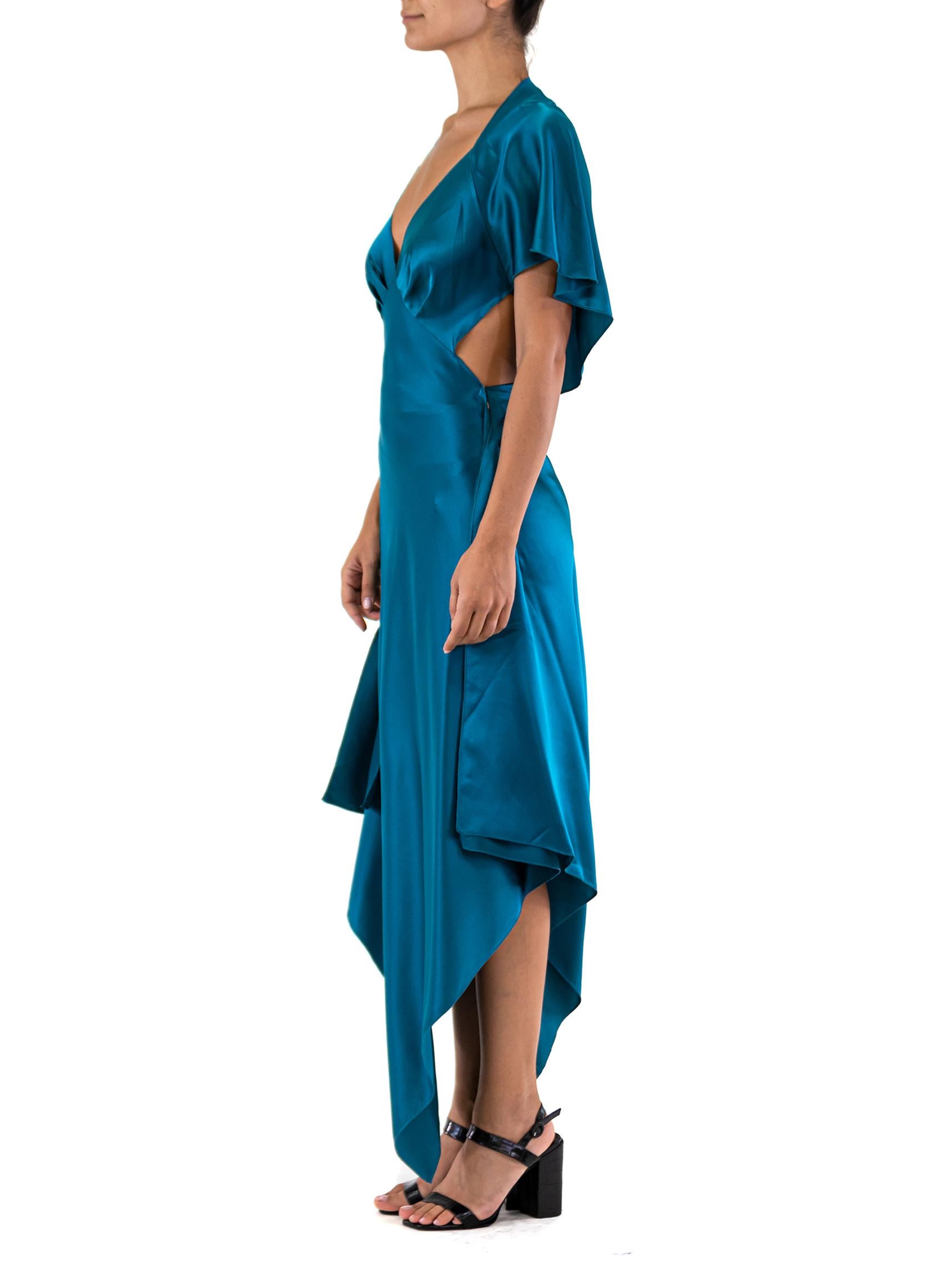 MORPHEW COLLECTION Lyons Blue Silk Charmeuse 3 Scarf Dress Excellent état - En vente à New York, NY