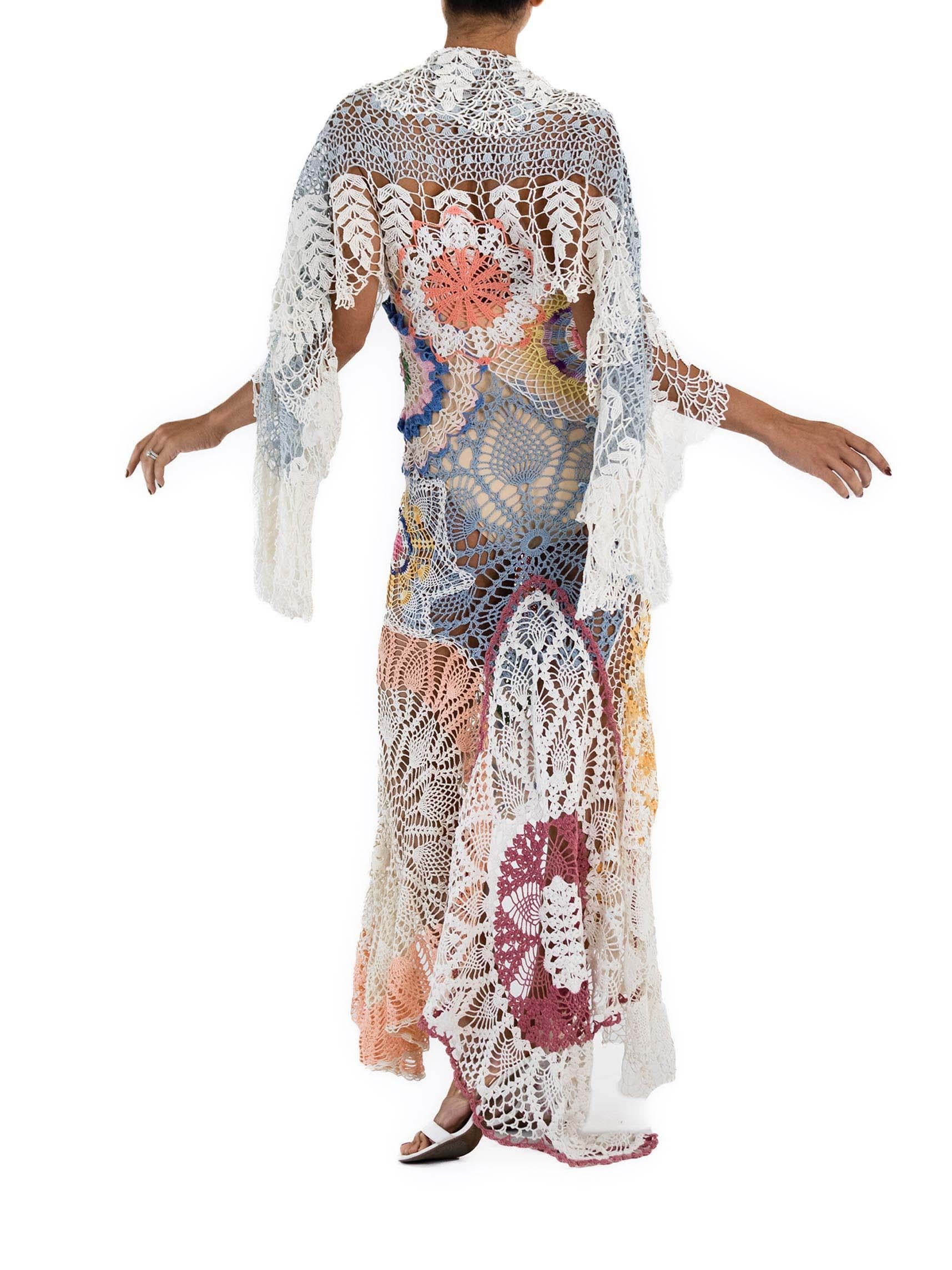 Morphew Collection - Robe longue vintage en coton crocheté multicolore avec manches en vente 6