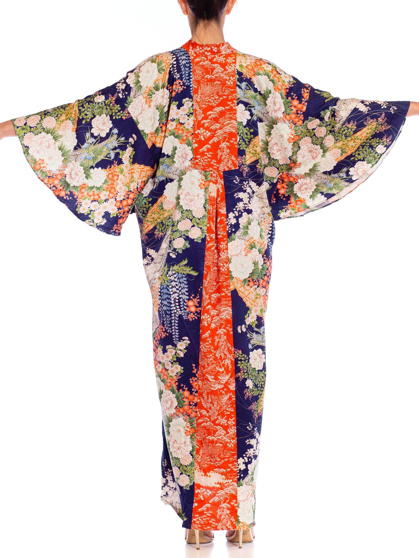 COLLECTION MORPHEW Caftan orange et bleu marine en soie de kimono japonais à motif floral  en vente 1