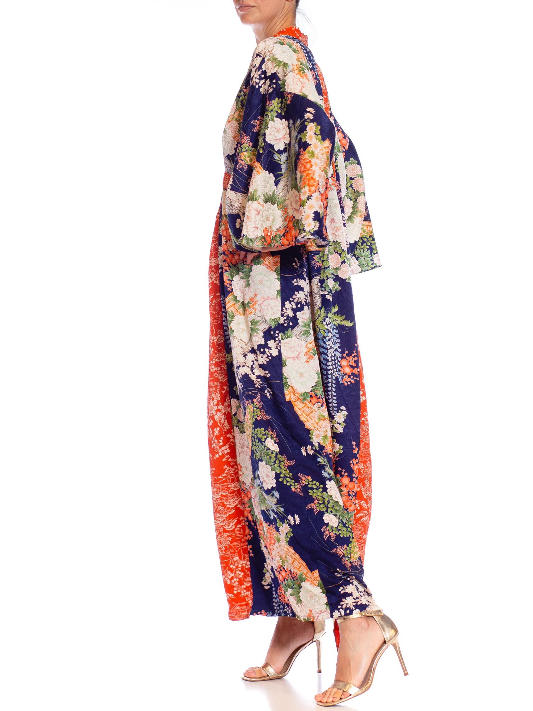 COLLECTION MORPHEW Caftan orange et bleu marine en soie de kimono japonais à motif floral  en vente 3