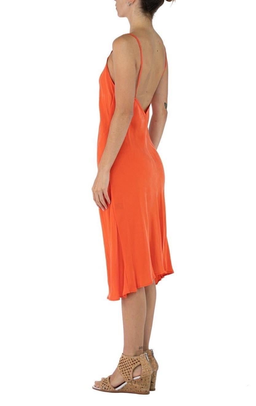 Morphew Kollektion Neon Orange Cold Rayon Schräg Maxi Slip Kleid Maxis Damen im Angebot
