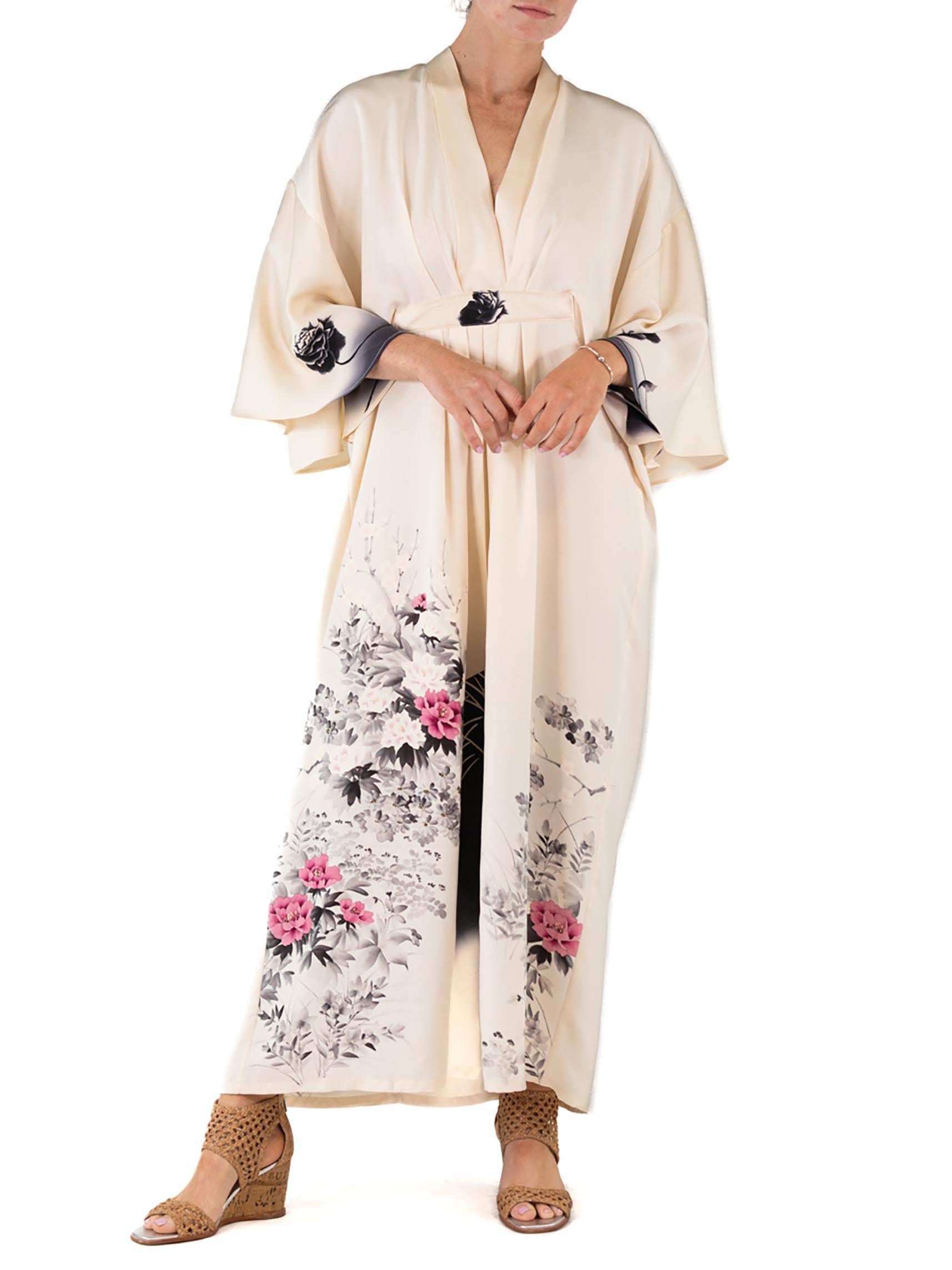 MORPHEW COLLECTION Off White Ombré Floral Print Japanese Kimono Silk Kaftan In New Condition For Sale In New York, NY