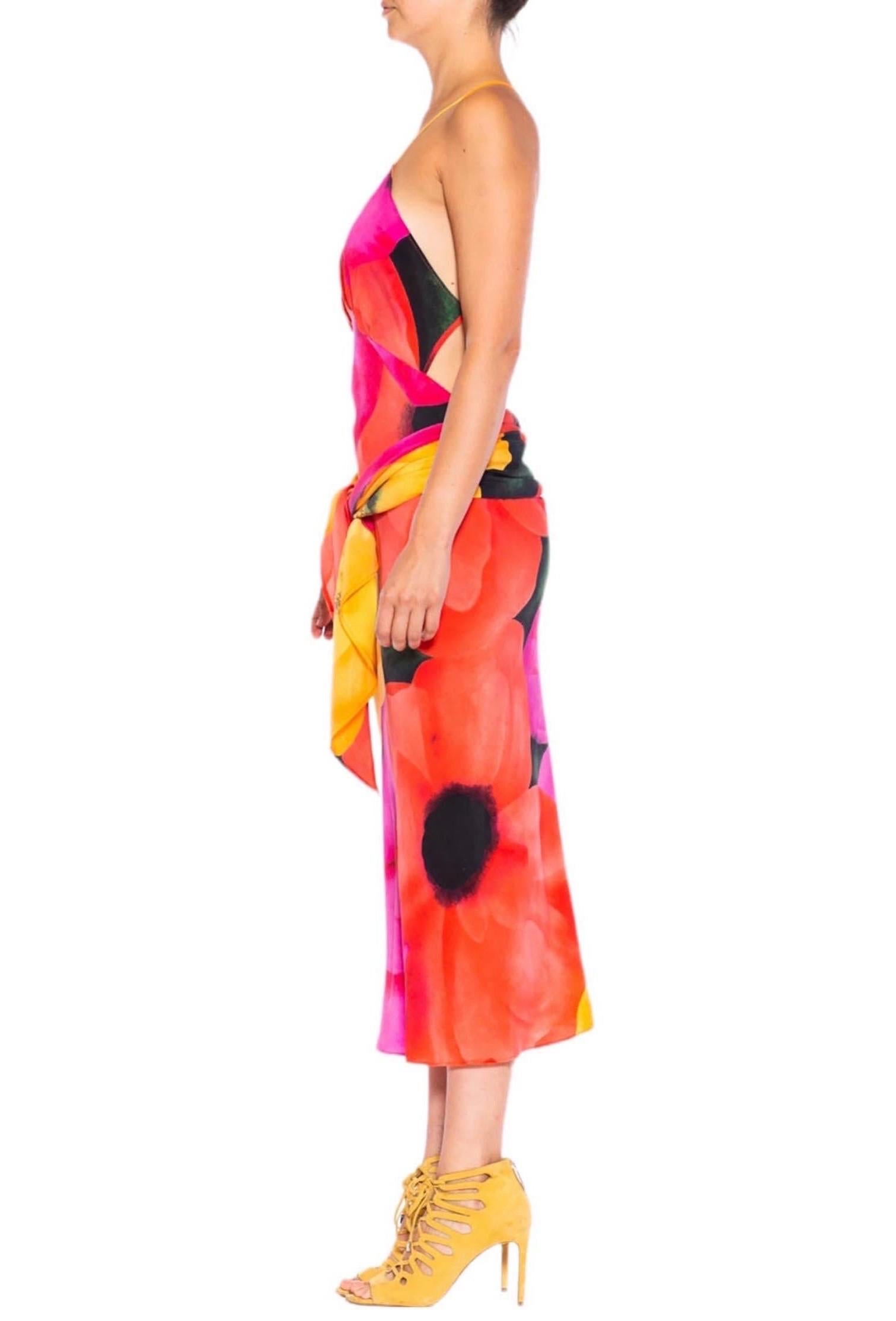 MORPHEW COLLECTION Rosa & Gelbe Seide Floral Sagittarius One Scarf Dress Made F im Zustand „Hervorragend“ im Angebot in New York, NY