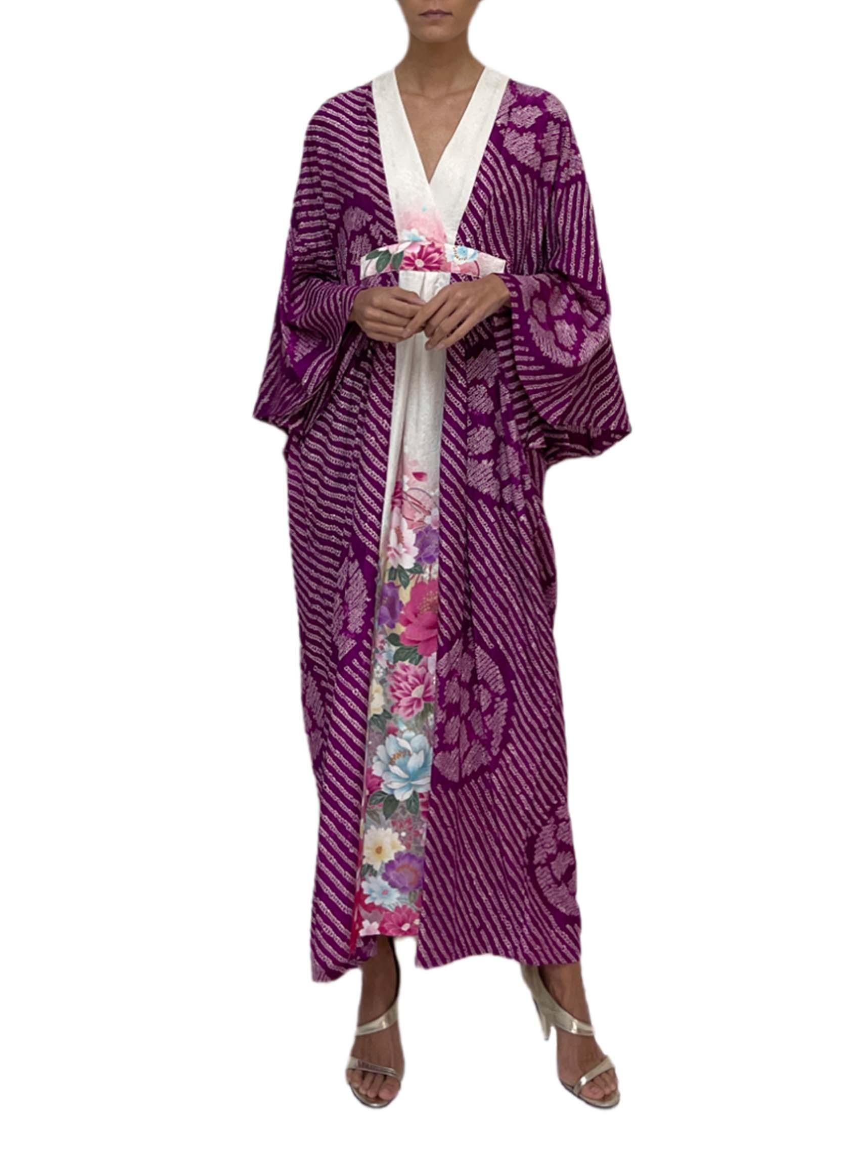 MORPHEW COLLECTION Lila & Cremefarbener japanischer Kimono aus Seide mit Blumenmuster Handgefärbt Shibori Damen im Angebot