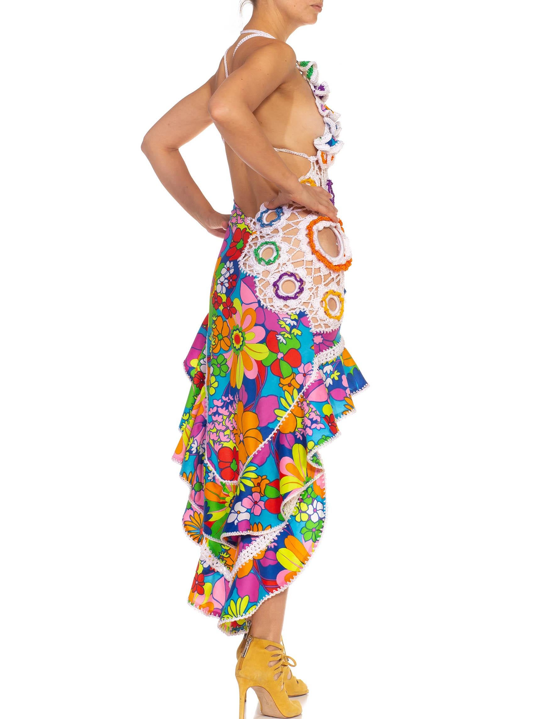 MORPHEW ATELIER Vestido de cóctel de nylon arco iris hecho a mano con ganchillo de los años 60 3
