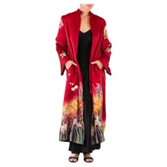 MORPHEW COLLECTION Roter, geblümter japanischer Kimono-Seidenstaub