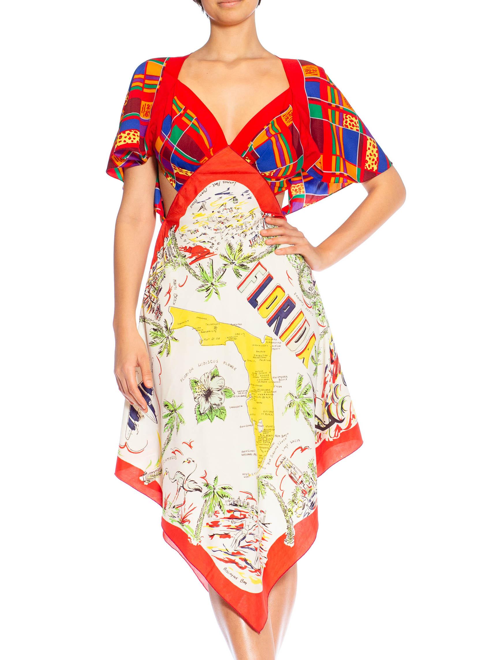 Morphew Collection - Robe à 3 foulards en soie rouge multicolore à imprimé scénique et géométrique en vente 1