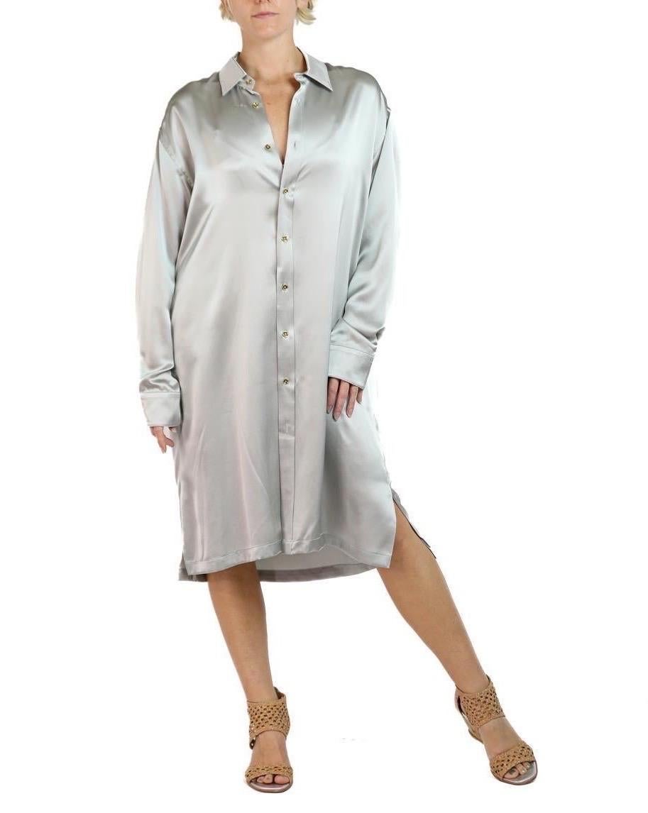 Women's Morphew Collection Silver Silk Charmeuse Oversized Button Down Shirt Dress For Sale