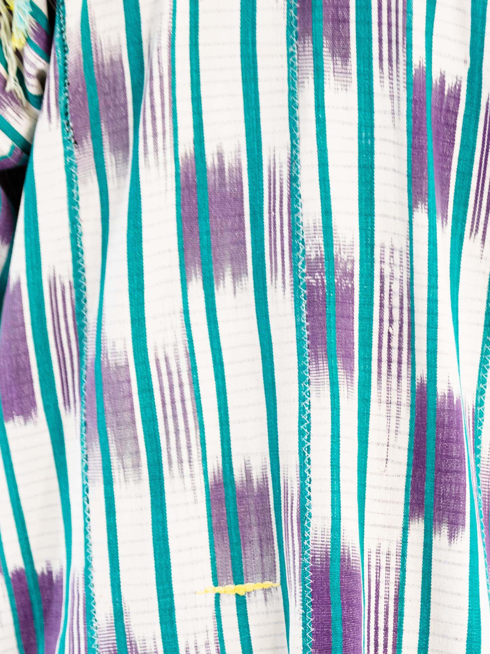 MORPHEW COLLECTION Doudoune en coton indigo d'Afrique de l'Ouest à bordures brodées multicolores en vente 5