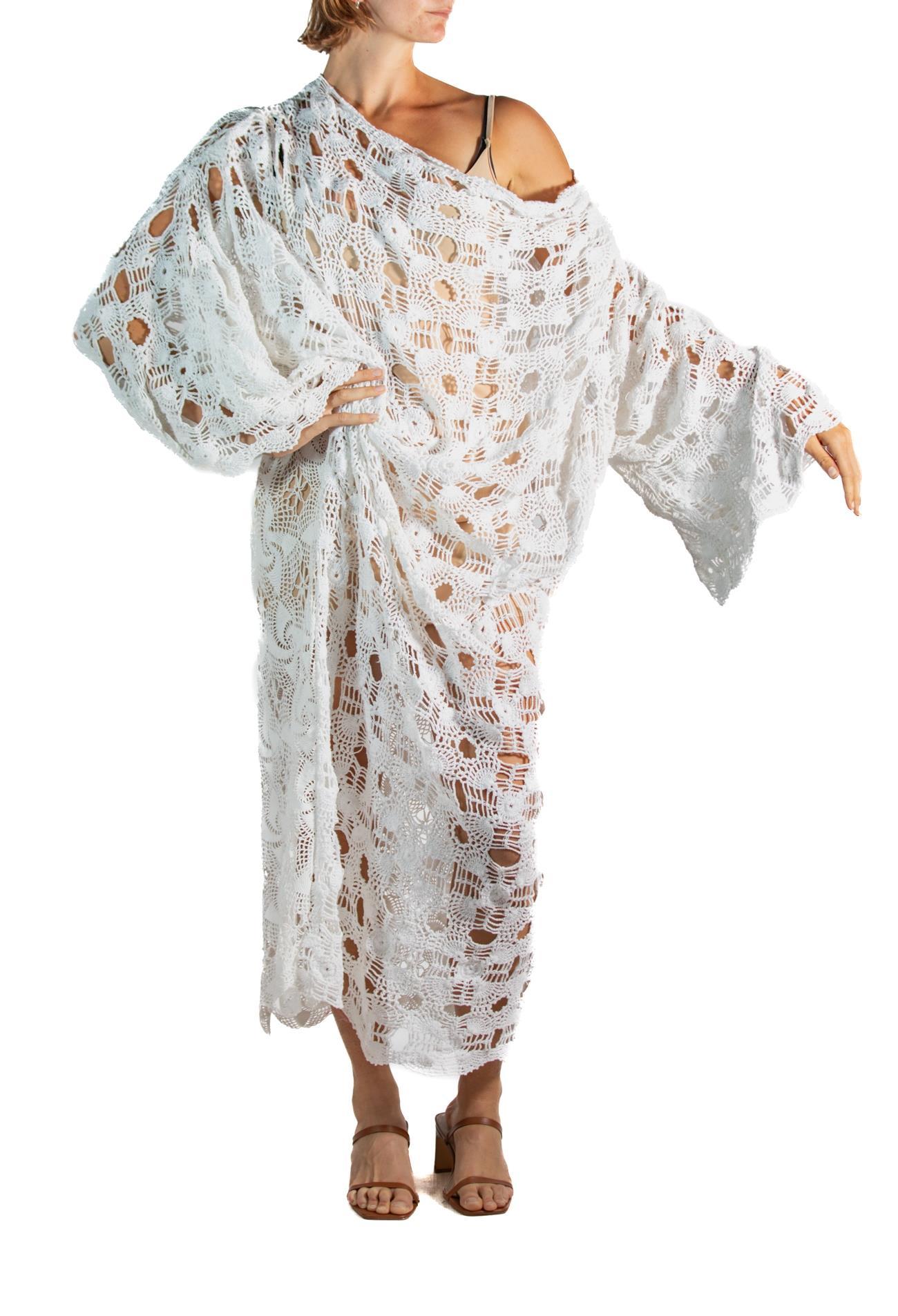 Morphew Collection White Cotton Crochet Oversized Kaftan Dress In Excellent Condition For Sale In New York, NY