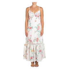 MORPHEW COLLECTION – Weißes, mit Blumenmustern handbesticktes Kleid aus Frankreich