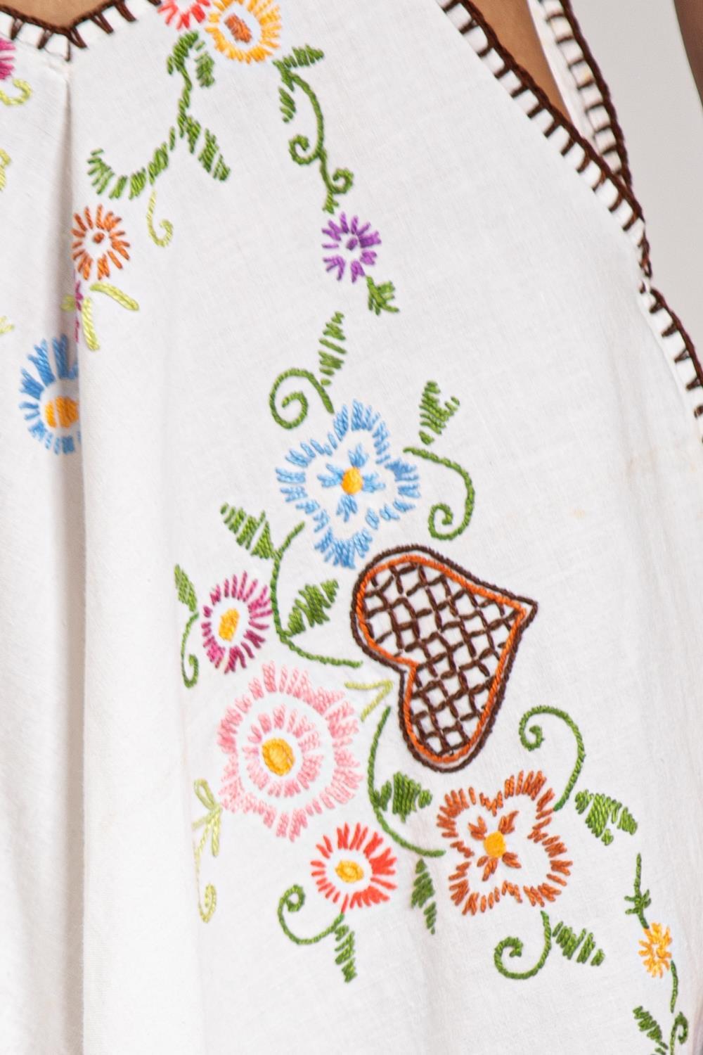 Morphew Collection White Multicolored Cotton & Hand Embroidered Table Cloth Dre For Sale 4