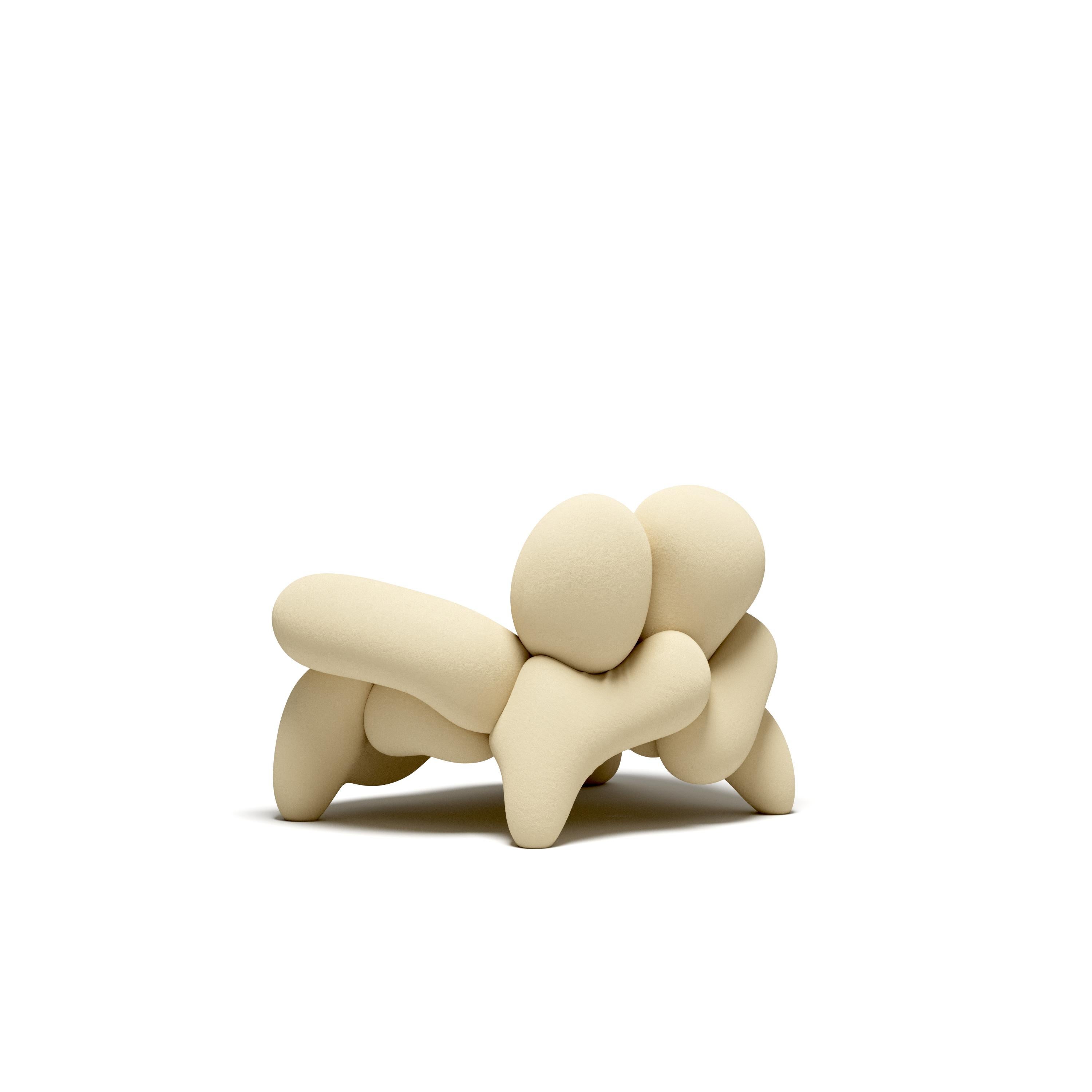 Le fauteuil et le canapé Morphologica manifestent la nécessité de repenser ce que signifie être radical. Conçu par Misha Kahn en 2024 pour Meritalia.

Le fauteuil et le canapé Morphologica, nés de la collaboration entre Meritalia et le designer