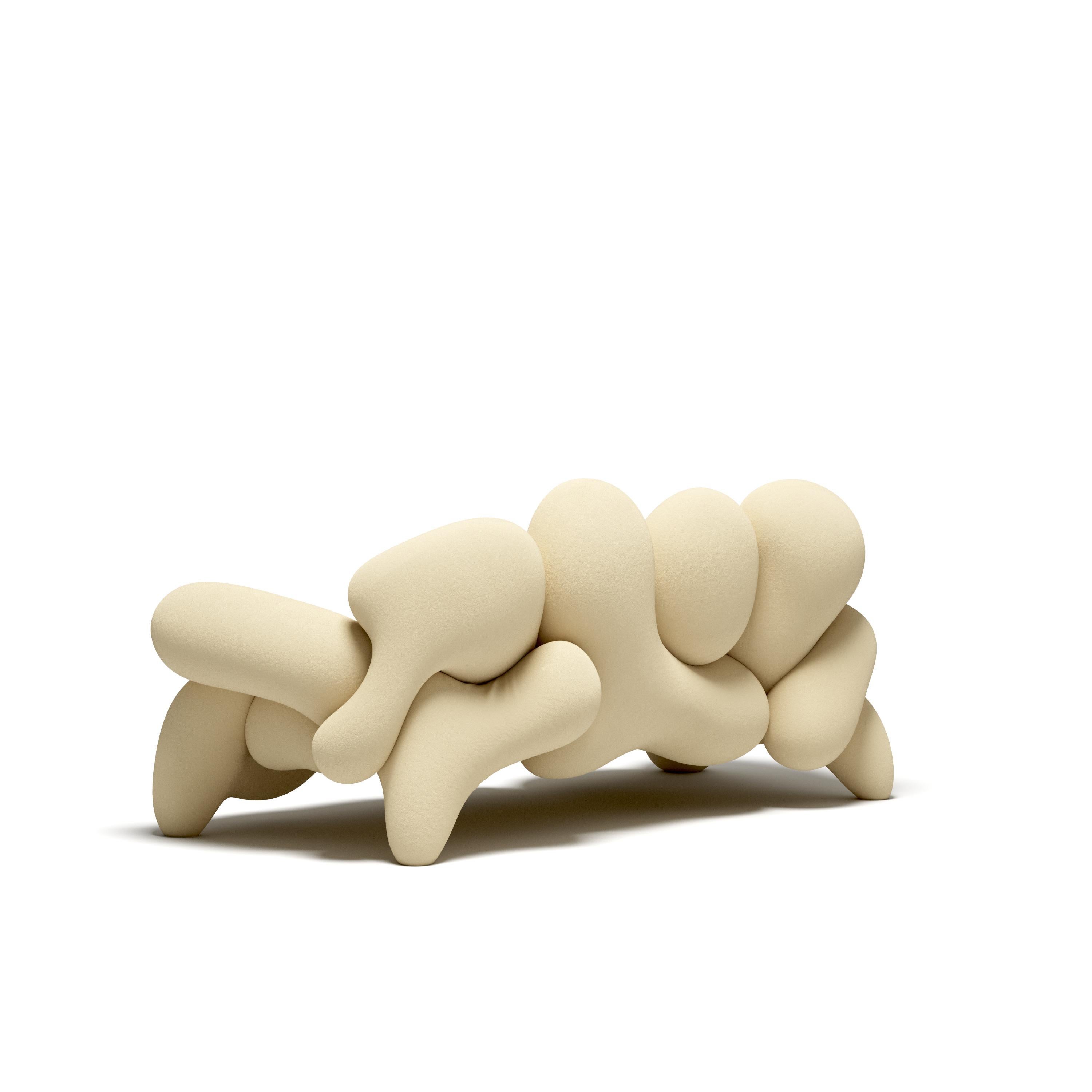 italien Canapé crème Morphologica en laine bouclée par Misha Kahn en vente