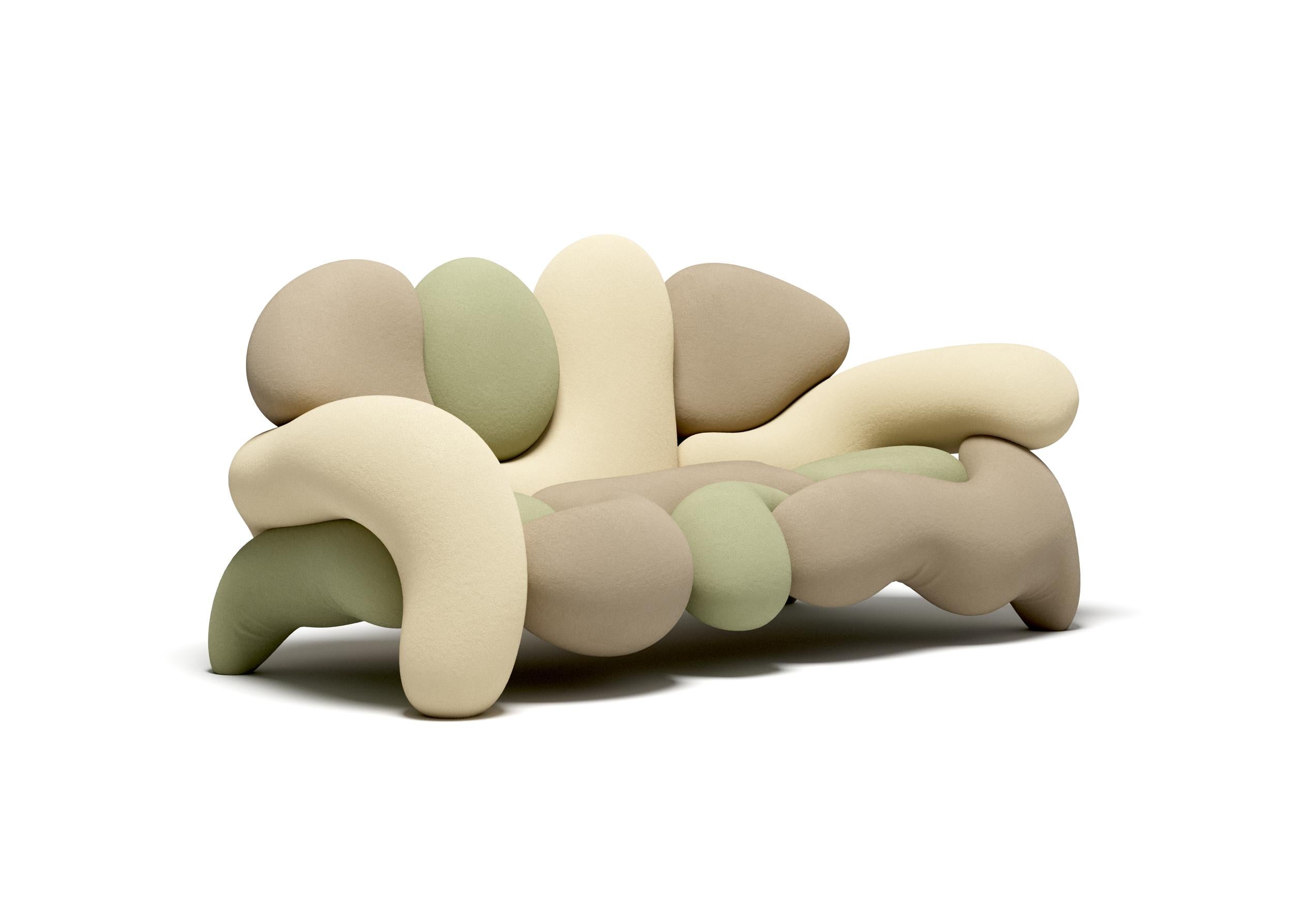 Morphologica Indiana Sofá + Sillón de lana Bouclé por Misha Kahn Siglo XXI y contemporáneo en venta