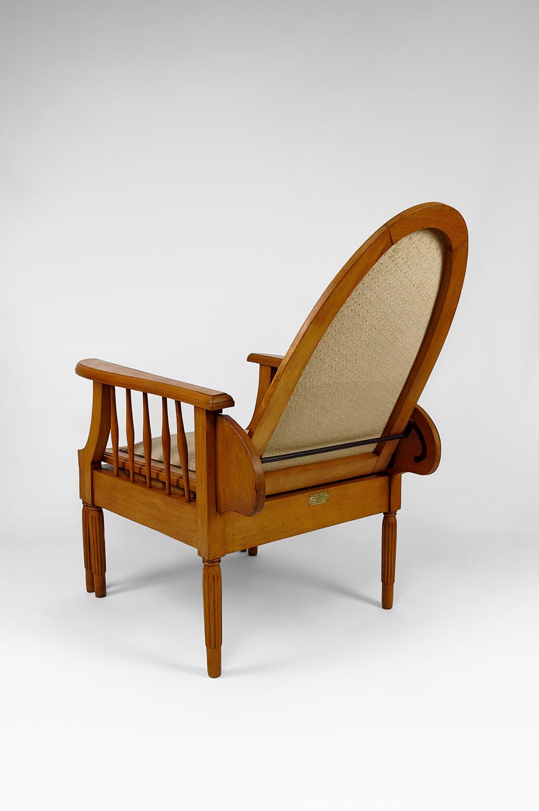Morris armchair / lounge chair in beech, Art Deco, France, Circa 1925 For Sale 4