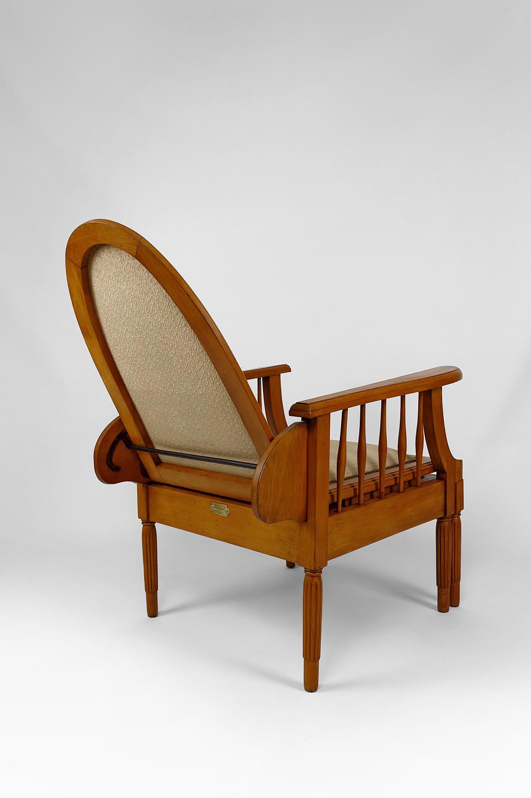 Morris armchair / lounge chair in beech, Art Deco, France, Circa 1925 For Sale 5