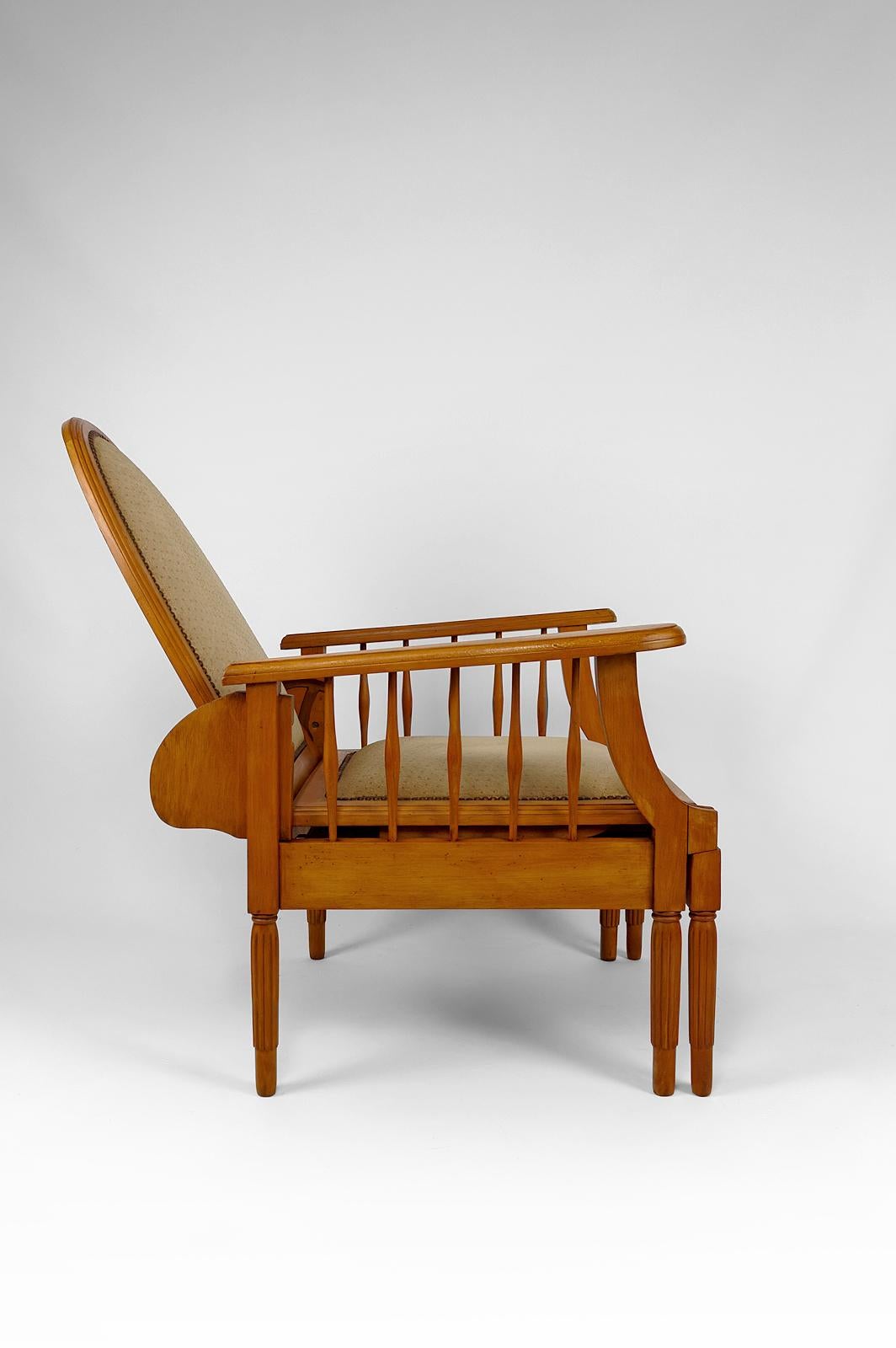 Morris armchair / lounge chair in beech, Art Deco, France, Circa 1925 For Sale 6