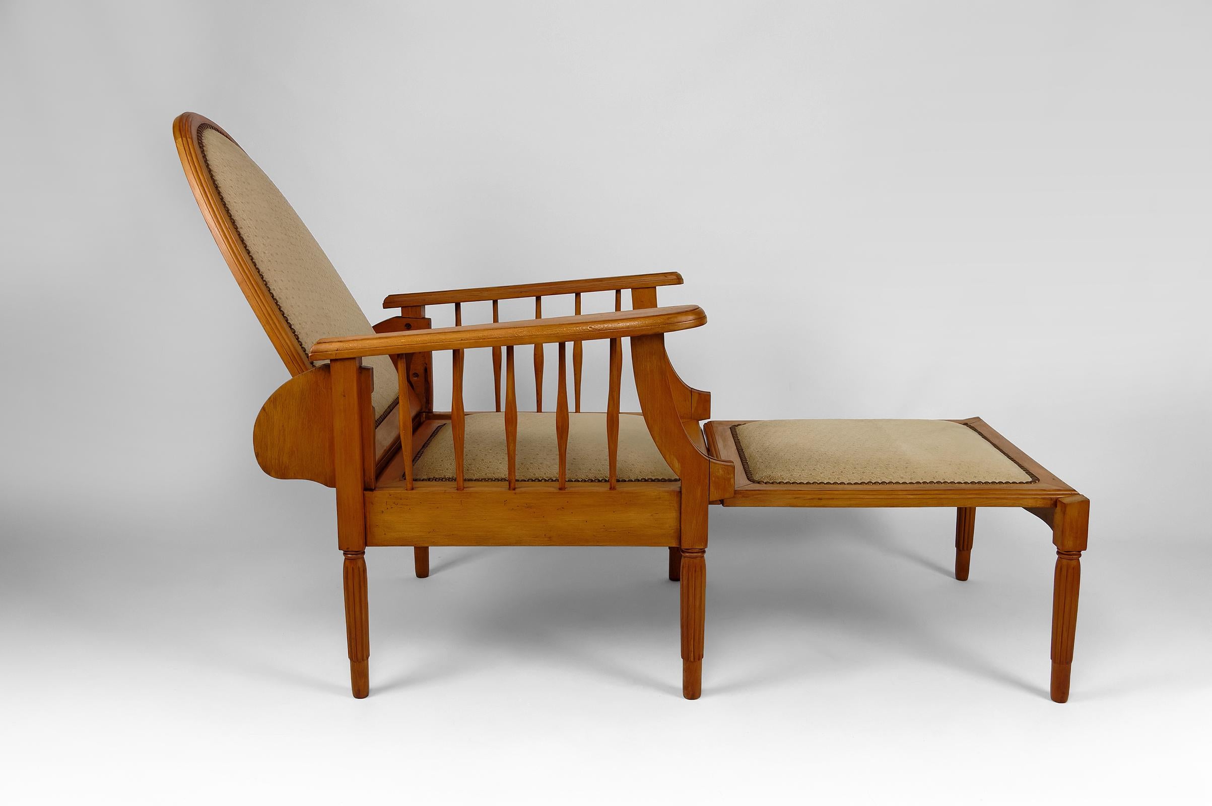 Morris armchair / lounge chair in beech, Art Deco, France, Circa 1925 In Good Condition For Sale In VÉZELAY, FR