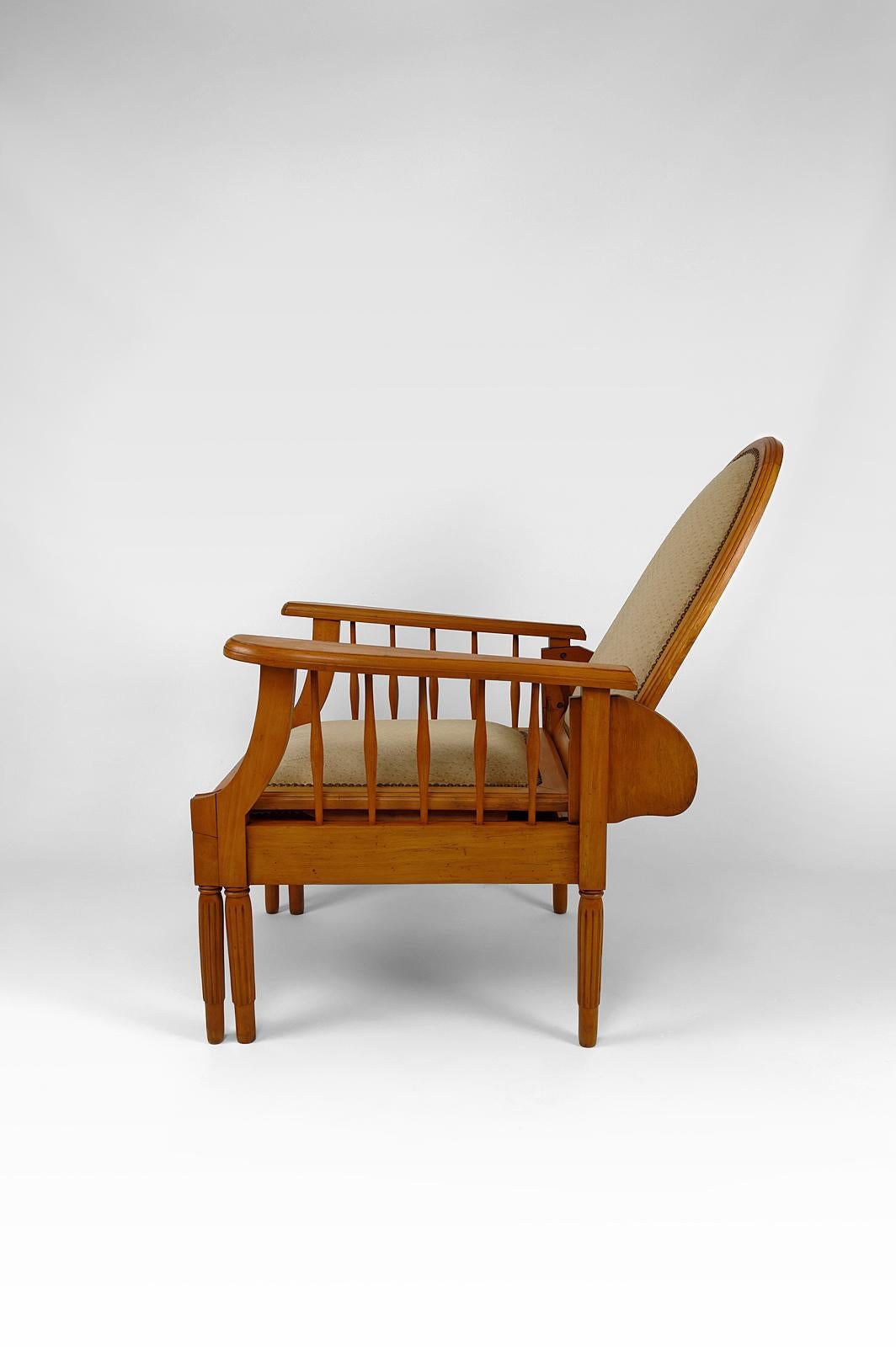 Morris armchair / lounge chair in beech, Art Deco, France, Circa 1925 For Sale 3