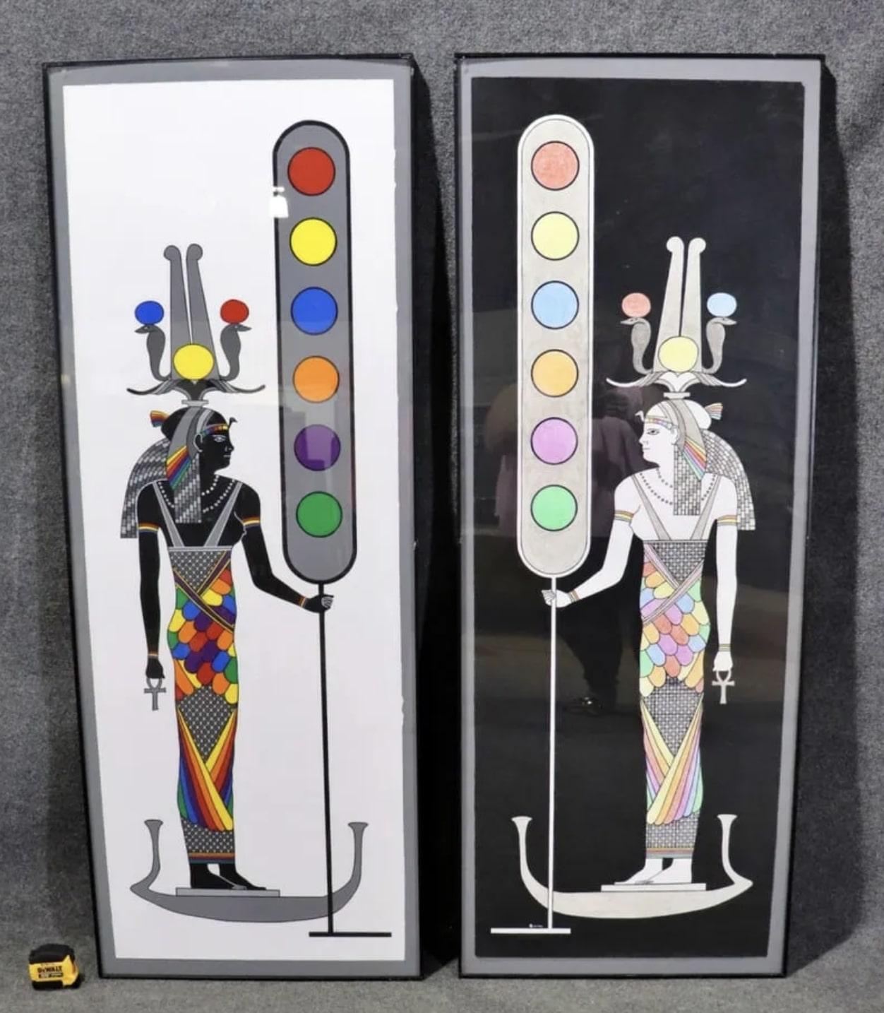 Ein Paar gegenüberliegende ägyptische Kunstwerke des Künstlers Morris Blackman aus Pennsylvania, aus seinem Nachlass. Jede ist über einen Meter groß.

Morris Blackman (1930 - 2022). Morris Blackman, amerikanischer Künstler, der in Philadelphia, PA,